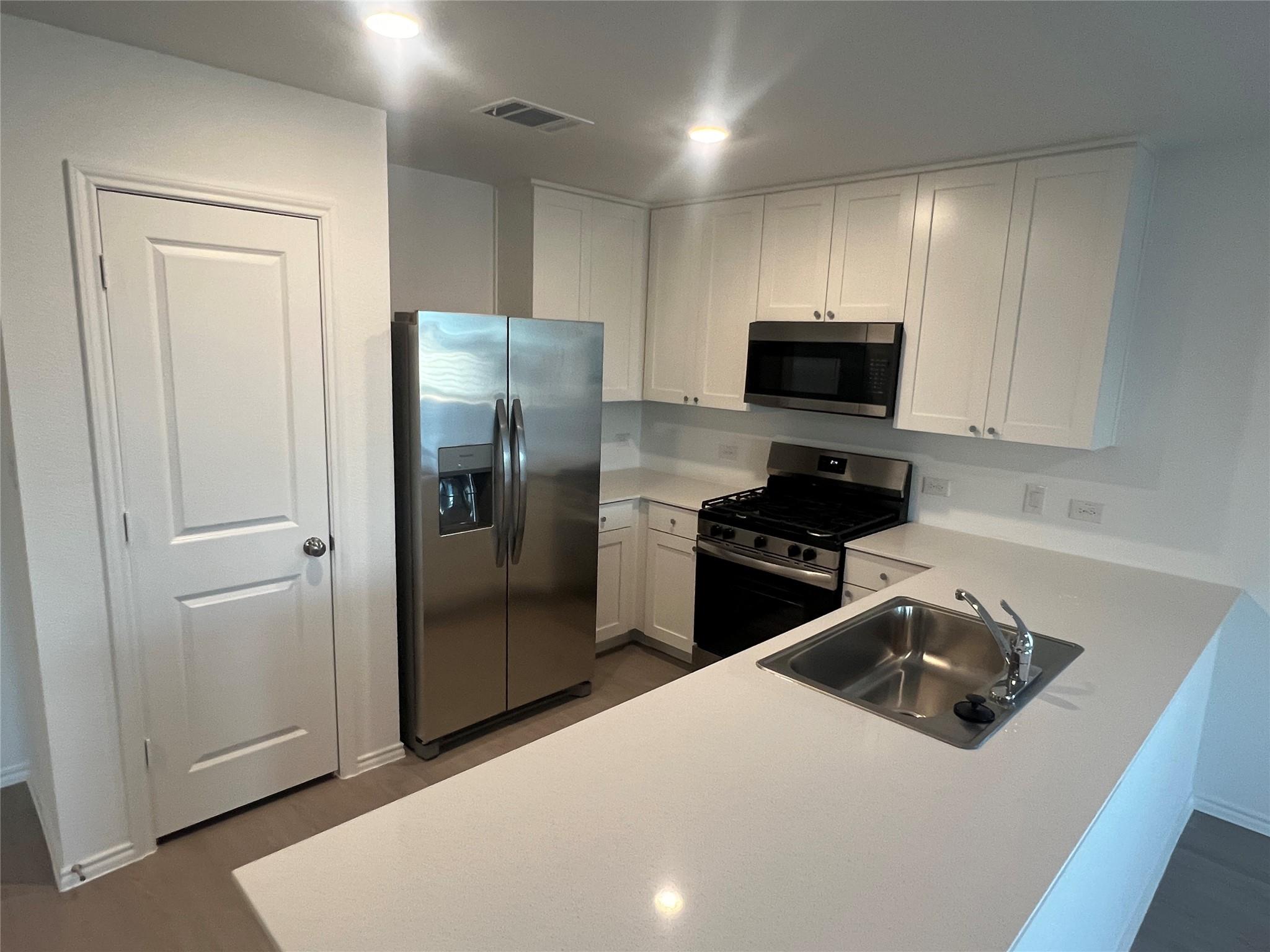 401 Dragonfly Park, Hutto, TX 78634