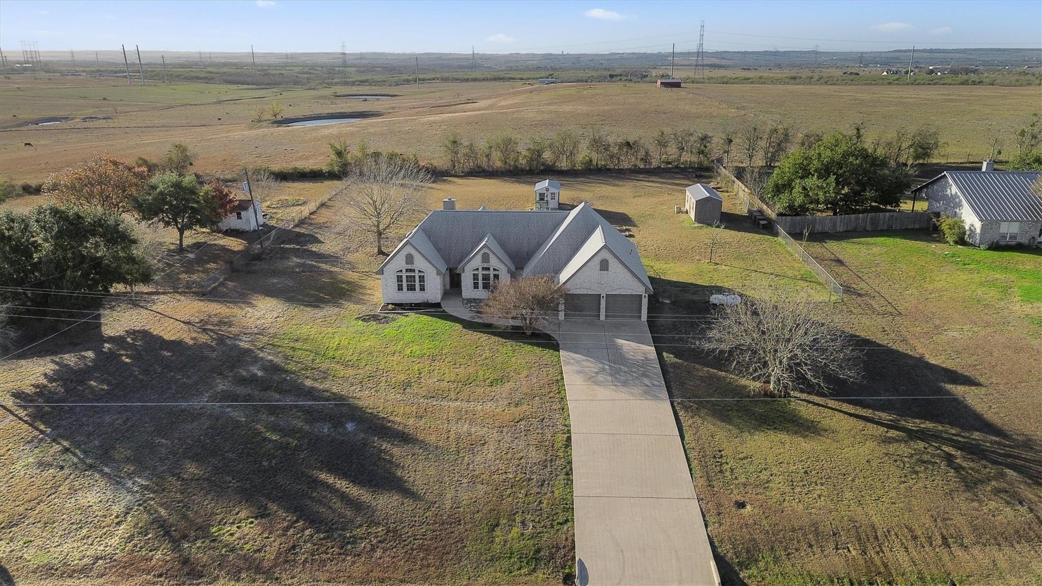 336 Crest Circle Dr, San Marcos, TX 78666