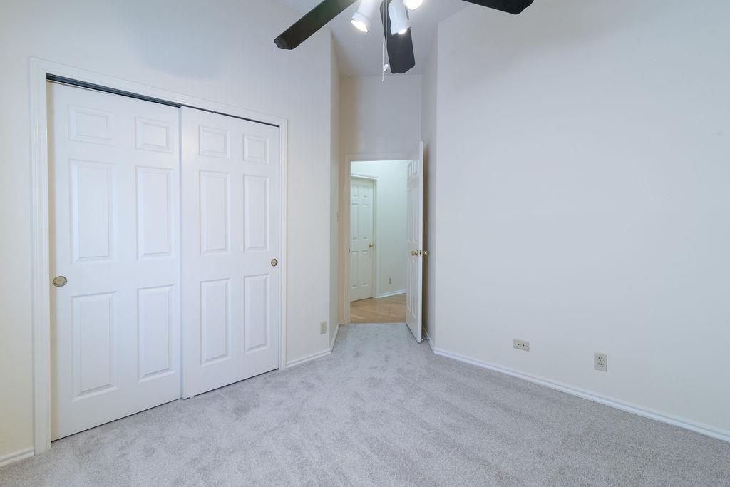 1012 Parrot Trl, Round Rock, TX 78681