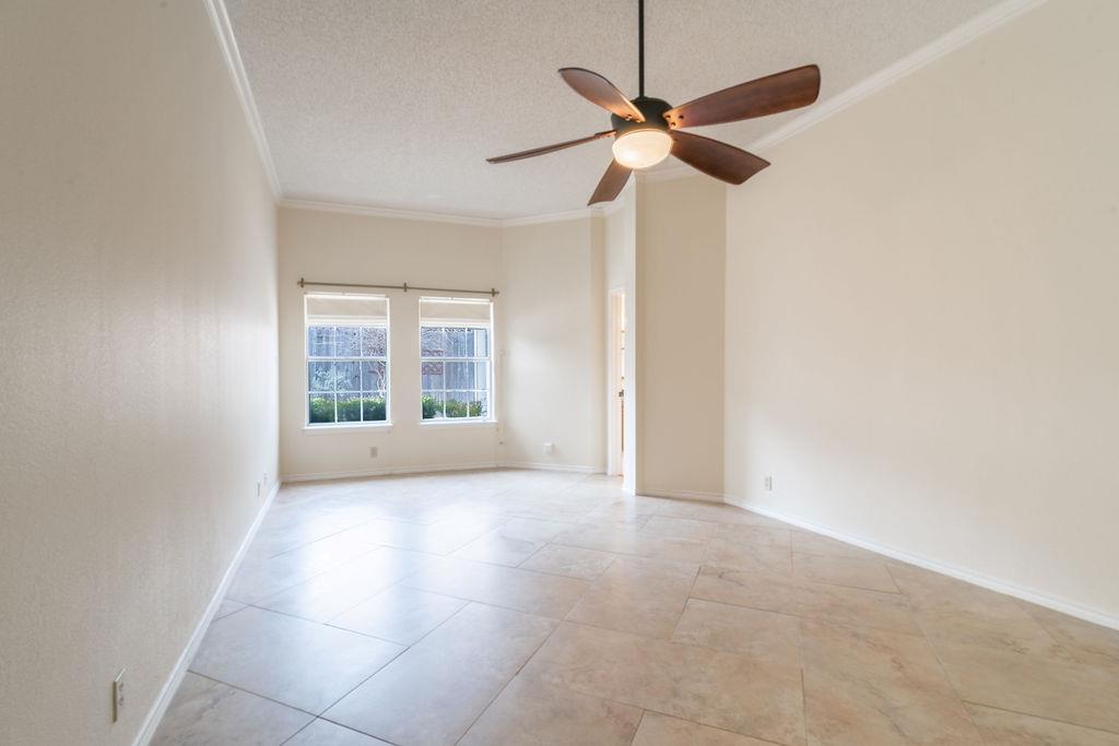 1012 Parrot Trl, Round Rock, TX 78681