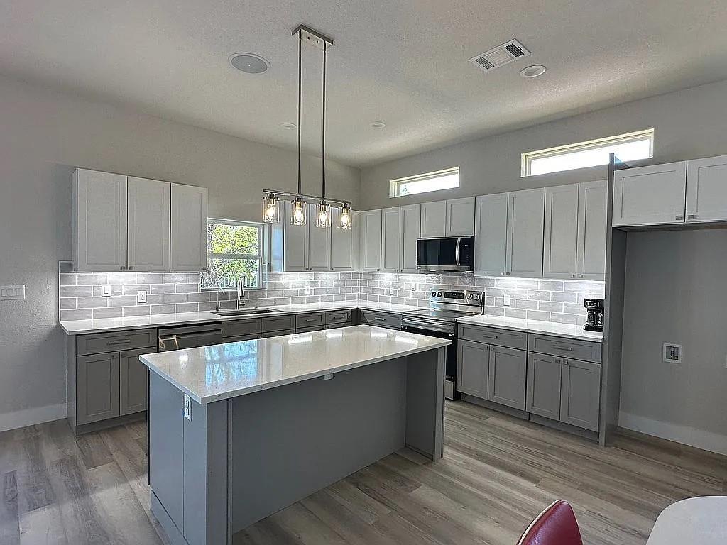 195 Covert Dr, Tow, TX 78672