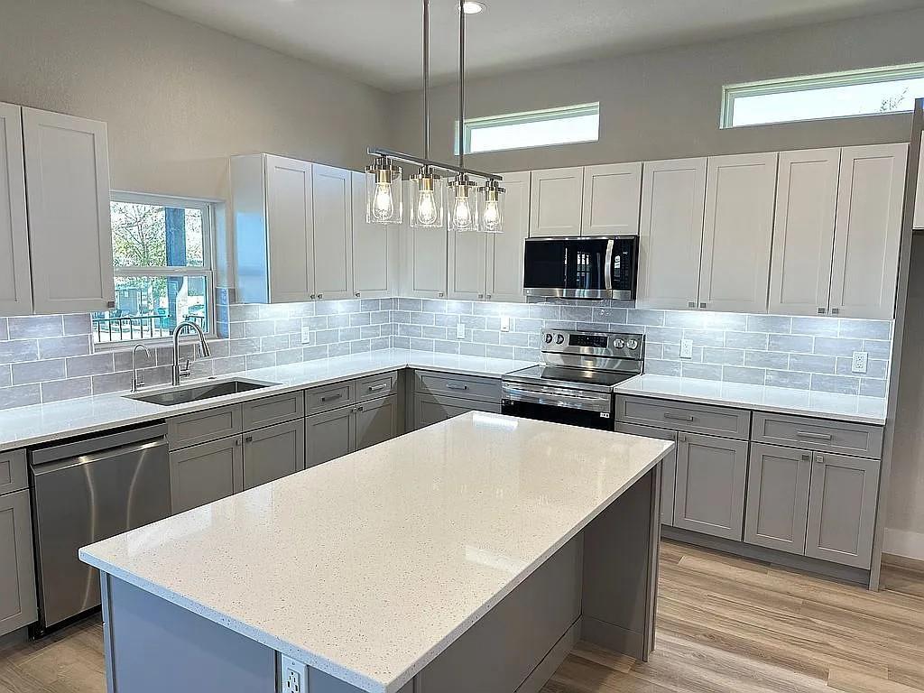 195 Covert Dr, Tow, TX 78672