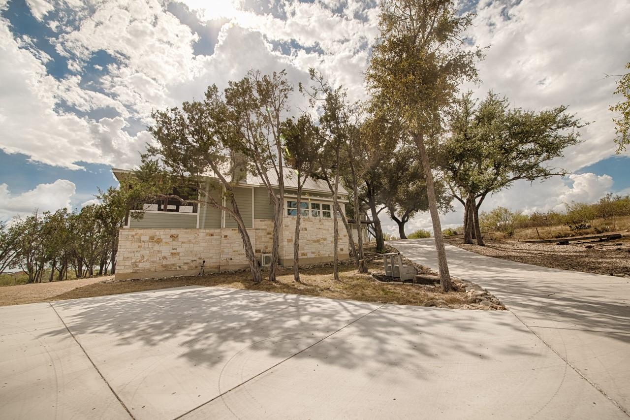 348 Chimney Cove Dr, Marble Falls, TX 78654