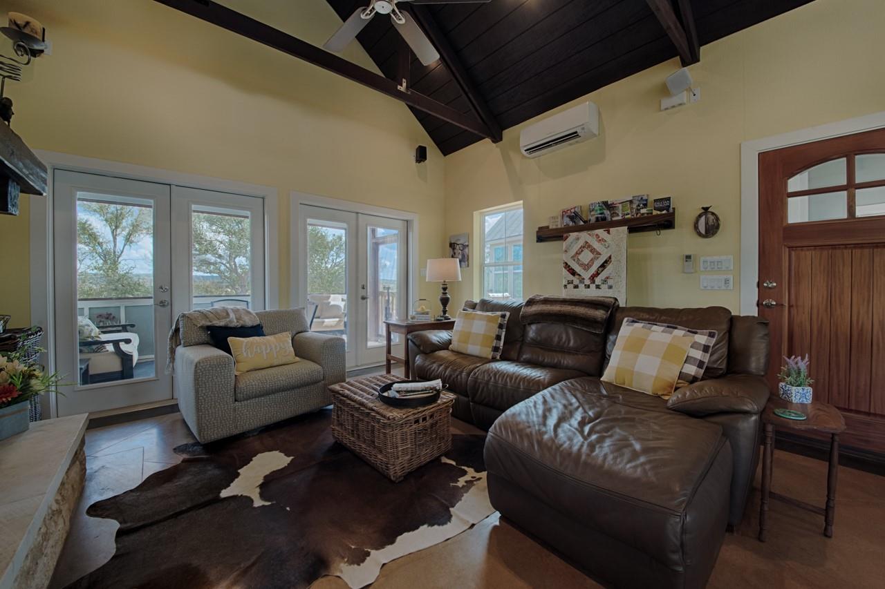 348 Chimney Cove Dr, Marble Falls, TX 78654