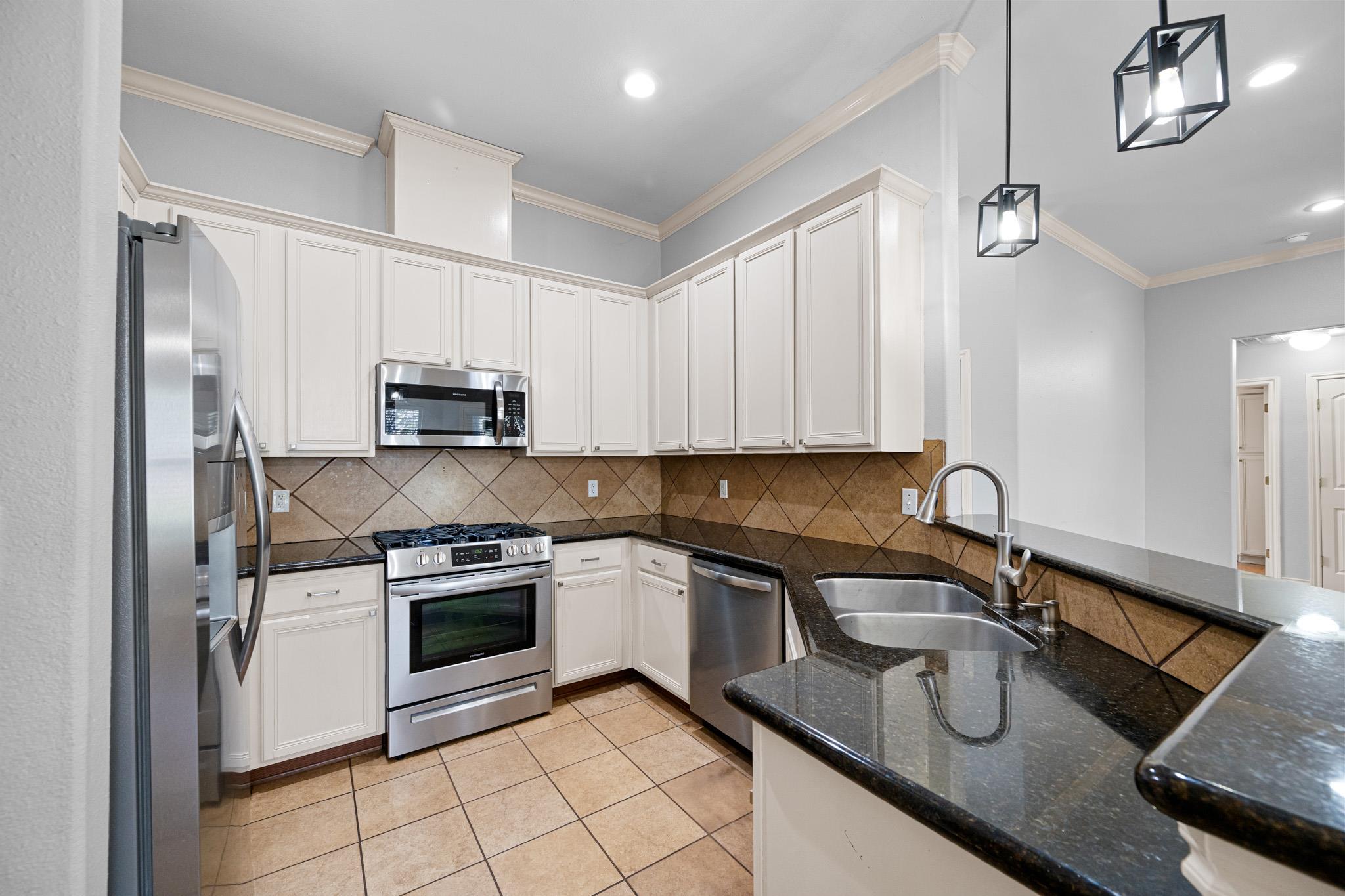 705 Trochta St, El Campo, TX 77437