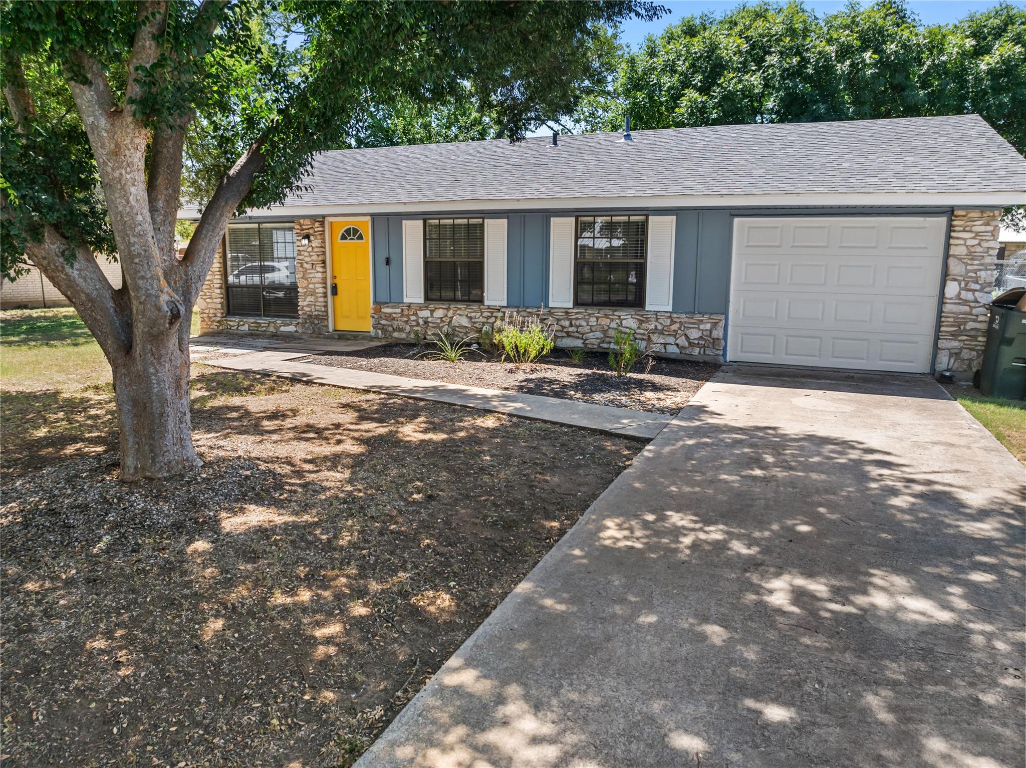 607 Magnolia St, Bastrop, TX 78602