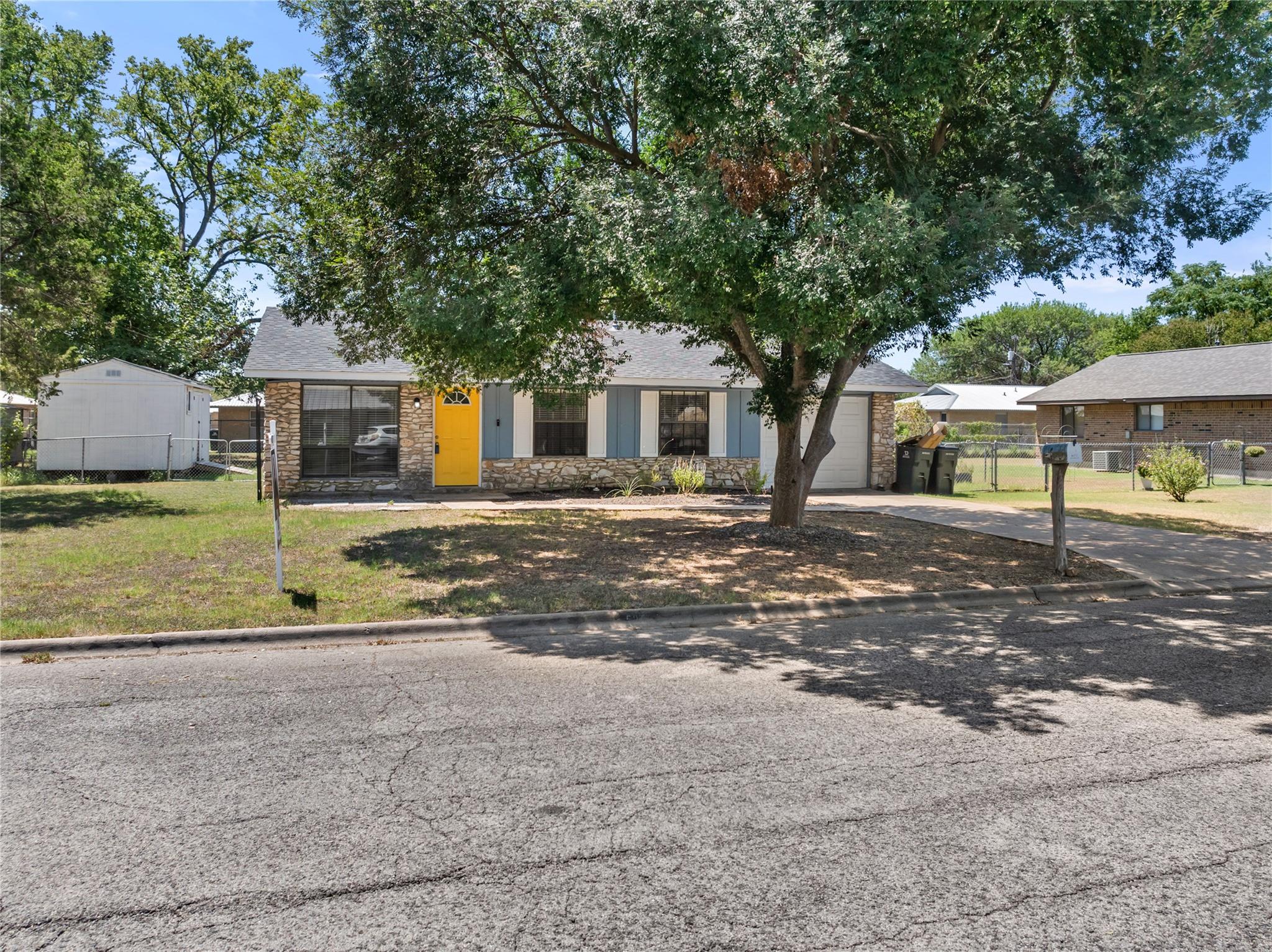 607 Magnolia St, Bastrop, TX 78602