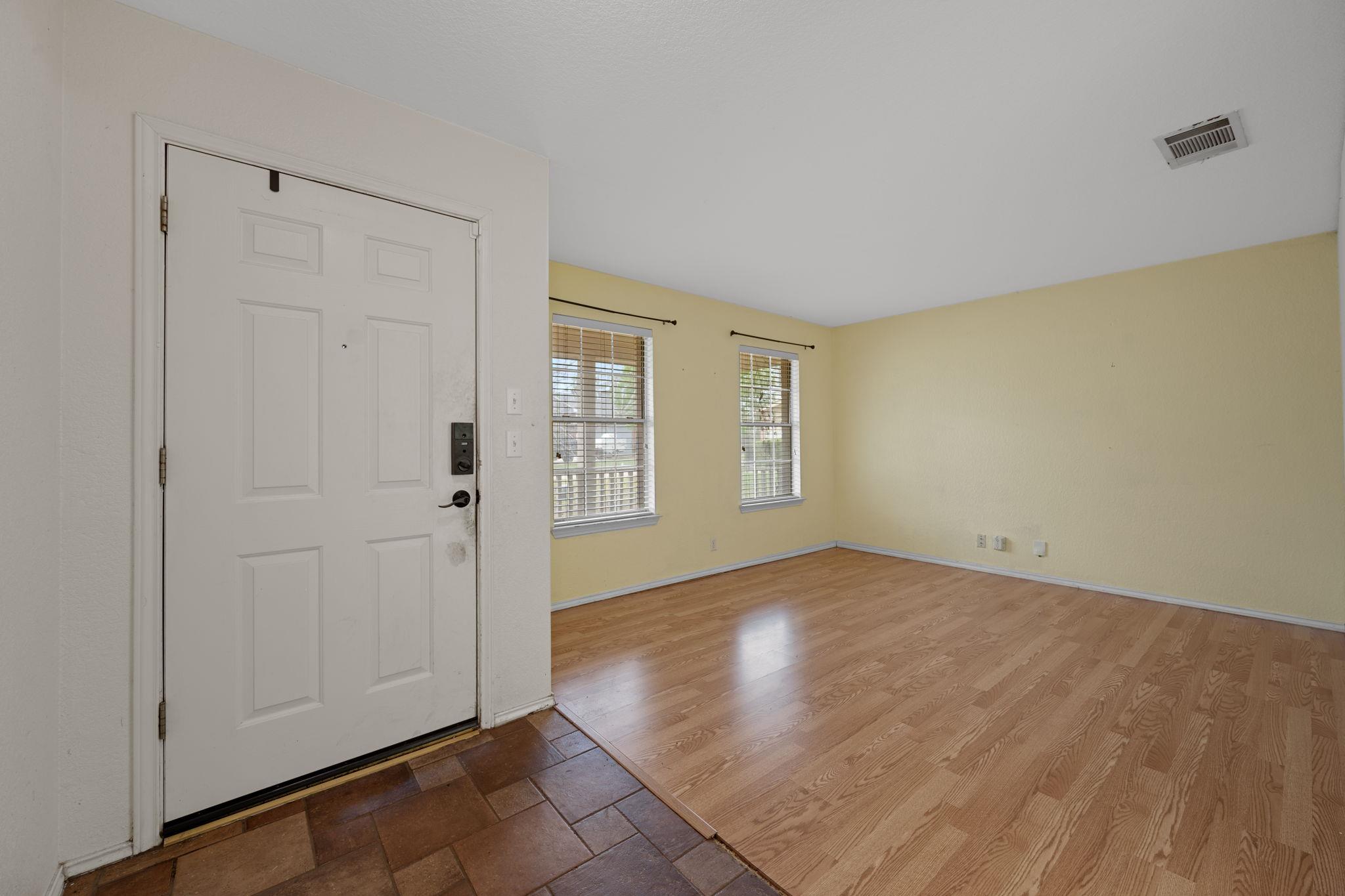 106 Bennett Cv, Hutto, TX 78634