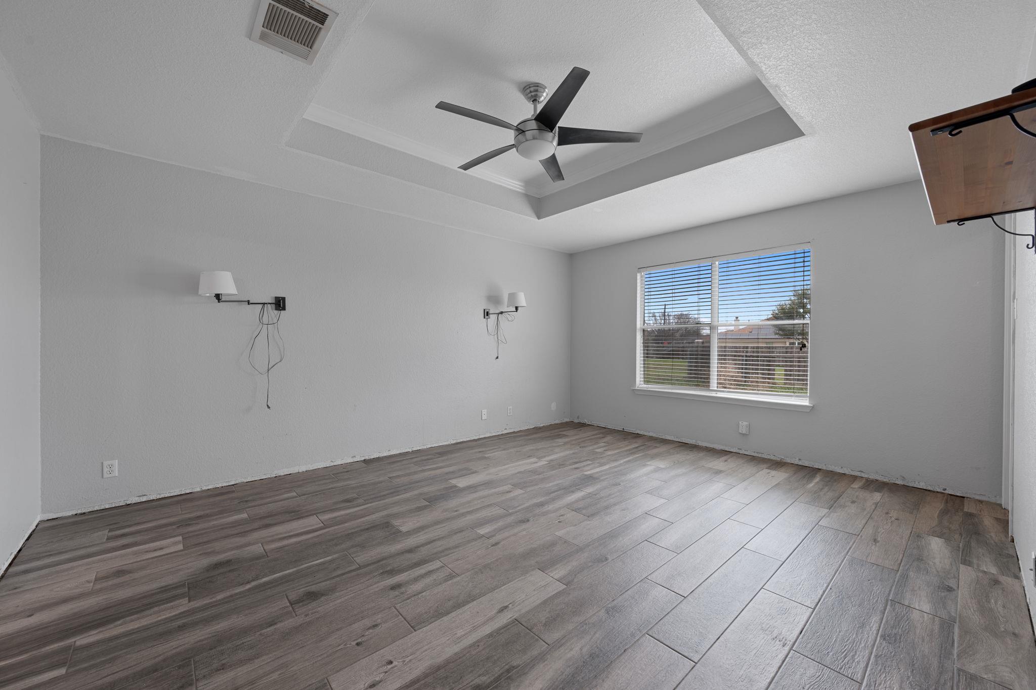 106 Bennett Cv, Hutto, TX 78634