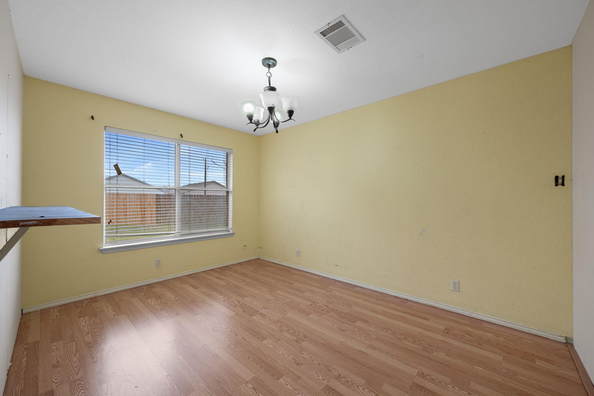 106 Bennett Cv, Hutto, TX 78634