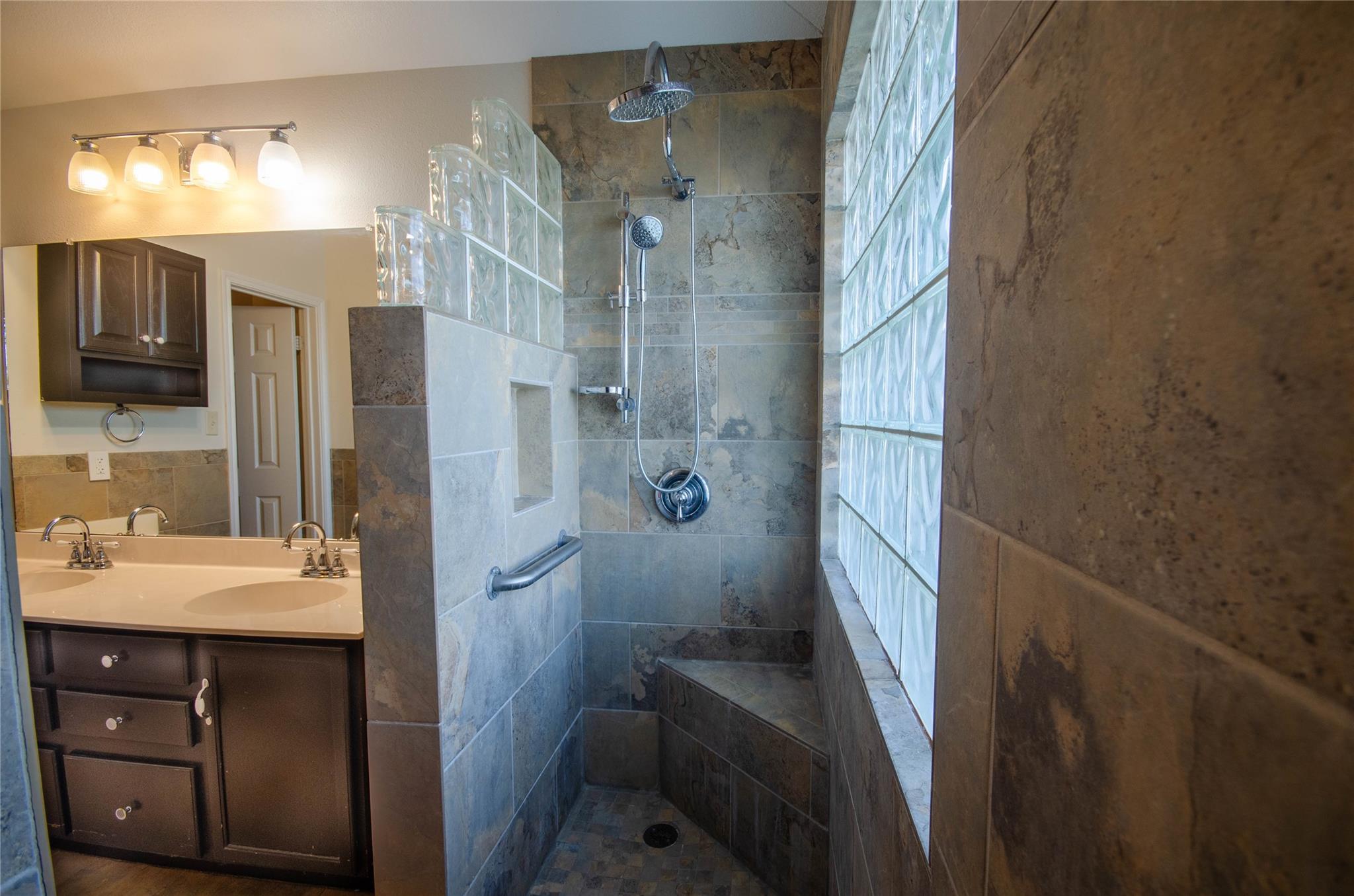 20710 High Dr, Lago Vista, TX 78645