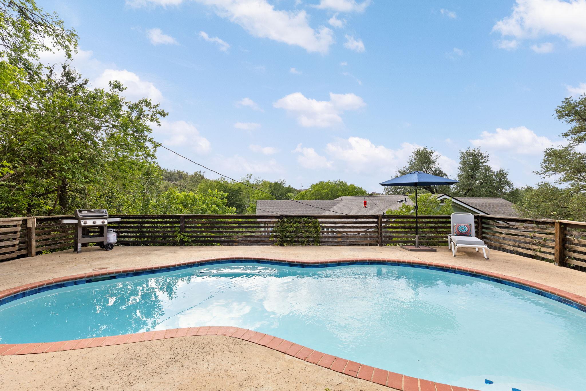 6806 Silvermine Dr, Austin, TX 78736