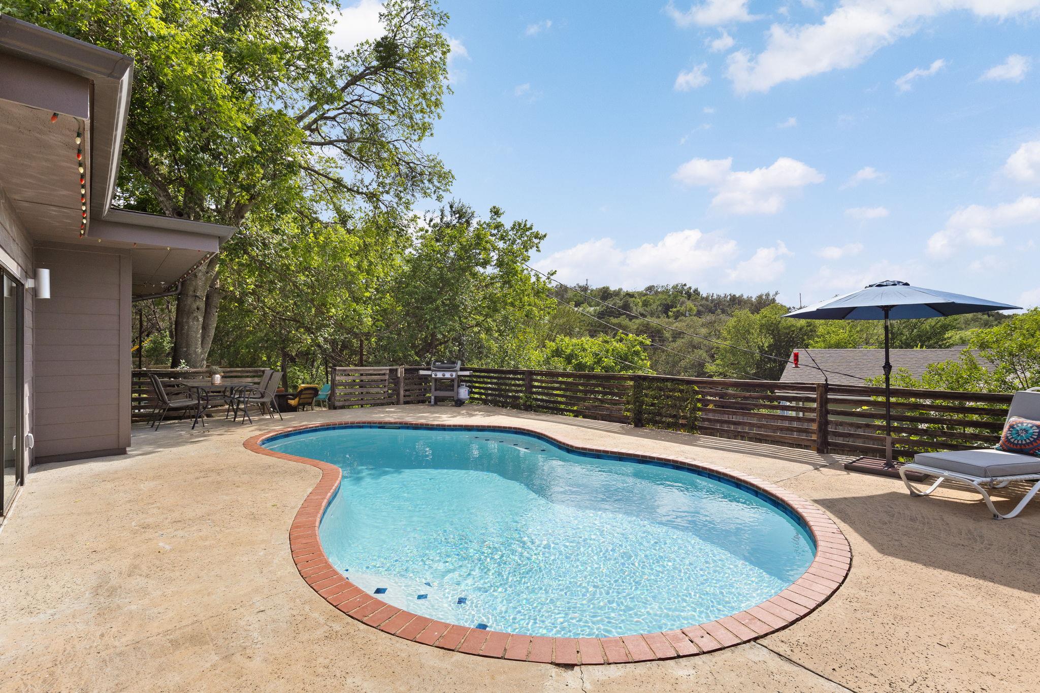 6806 Silvermine Dr, Austin, TX 78736