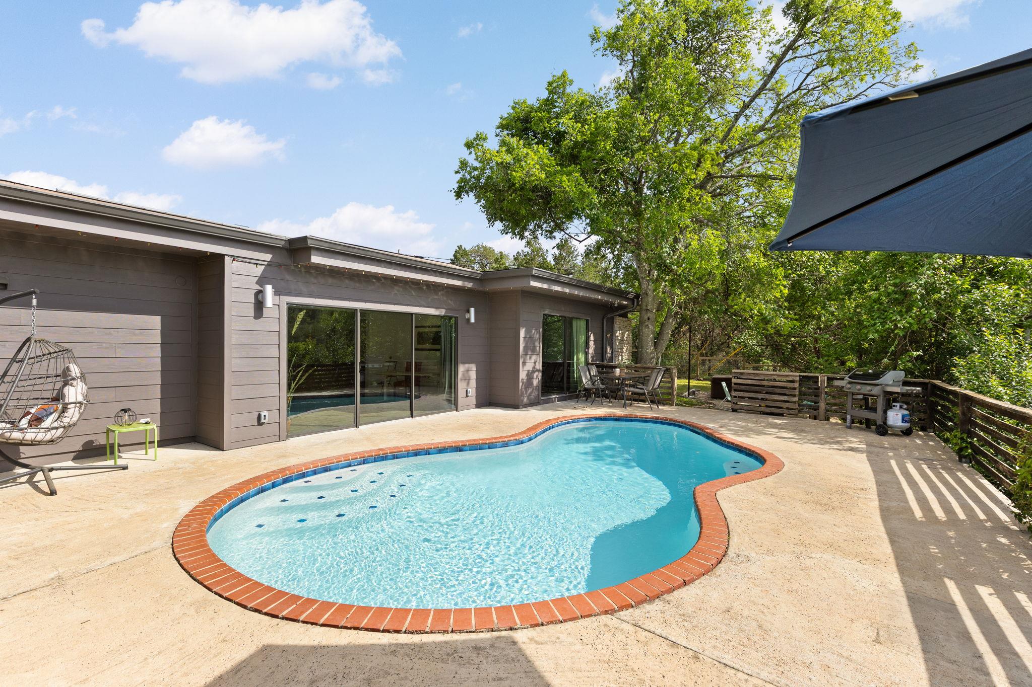 6806 Silvermine Dr, Austin, TX 78736