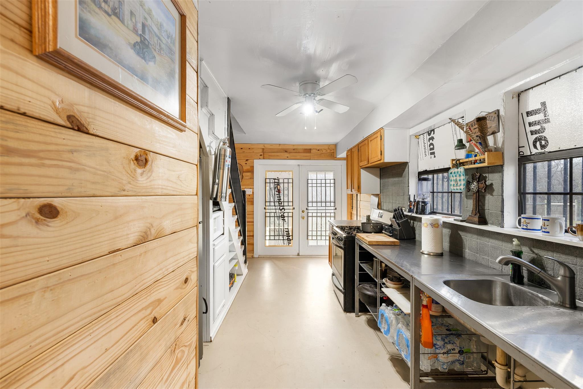 1820 South Old Smithville Rd, Flatonia, TX 78941