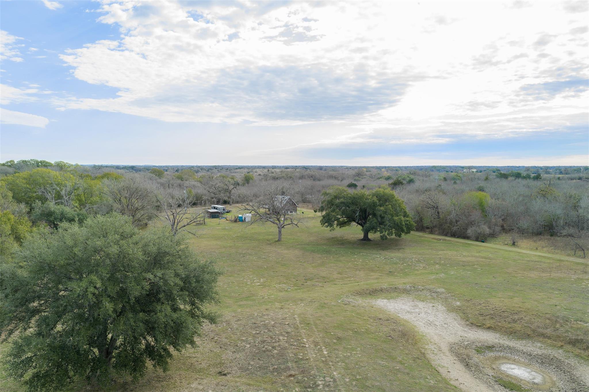 1820 South Old Smithville Rd, Flatonia, TX 78941