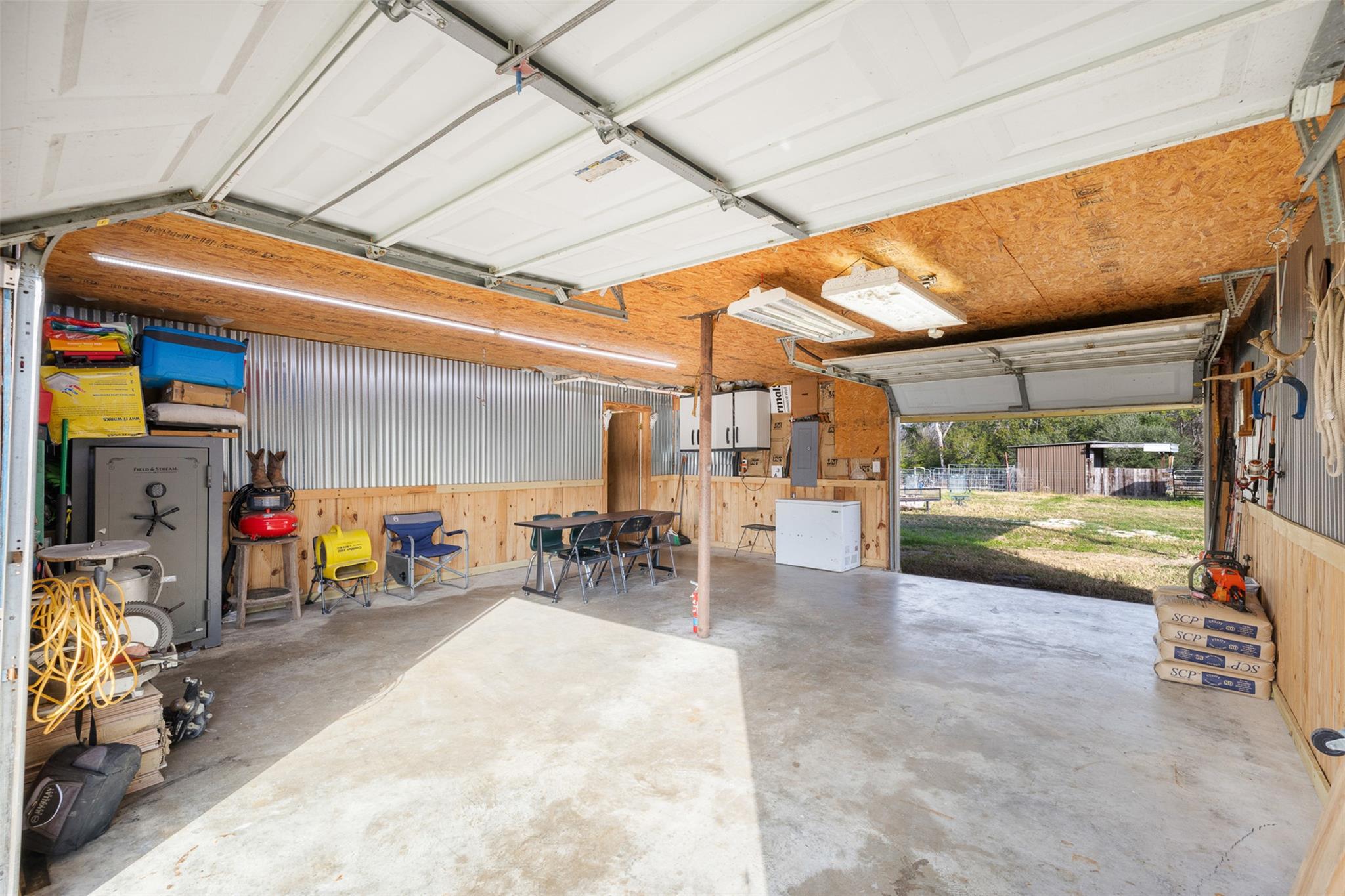 1820 South Old Smithville Rd, Flatonia, TX 78941