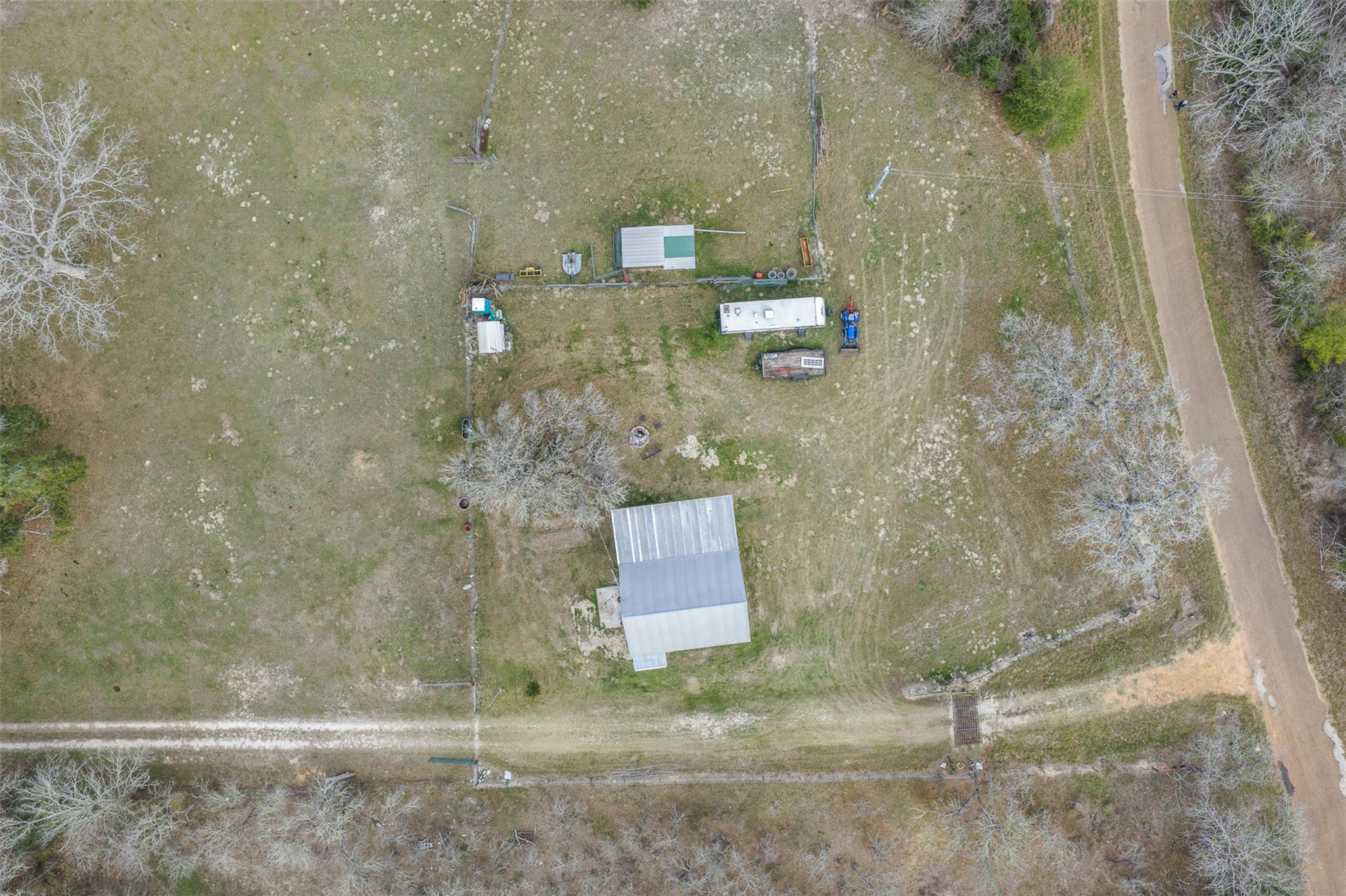 1820 South Old Smithville Rd, Flatonia, TX 78941