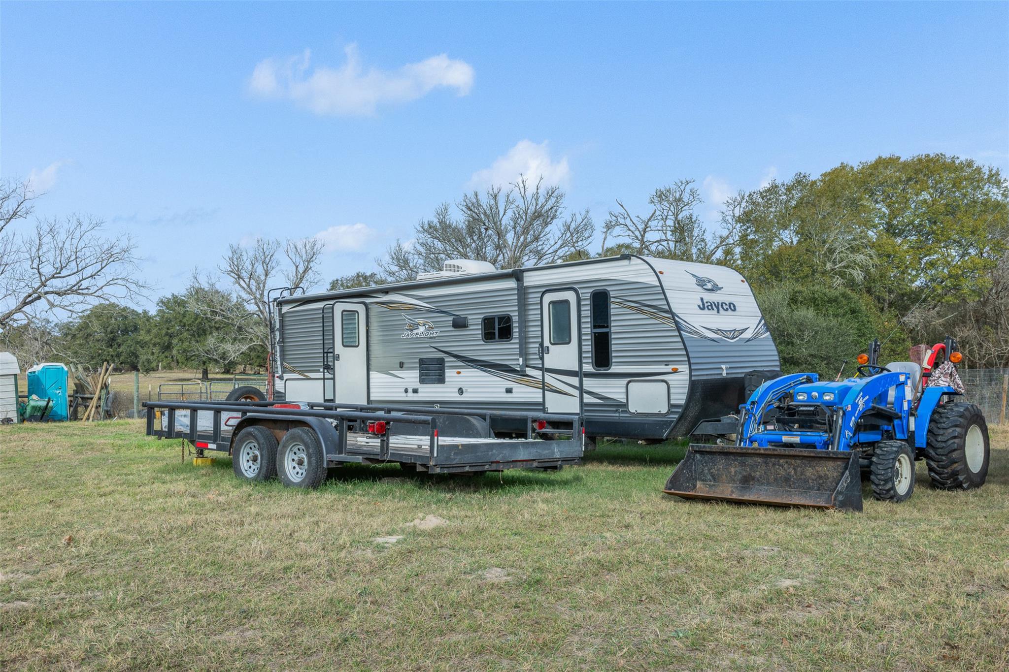 1820 South Old Smithville Rd, Flatonia, TX 78941