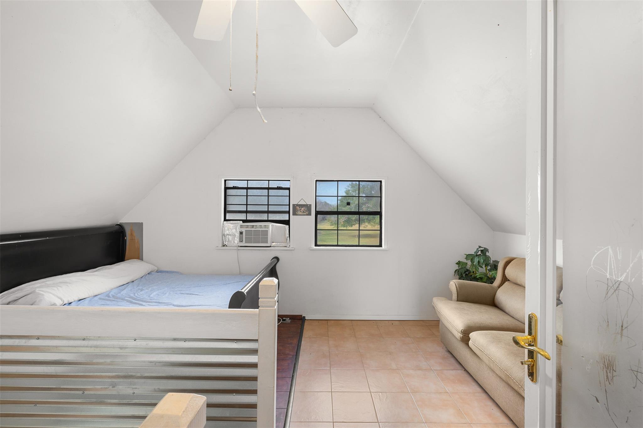 1820 South Old Smithville Rd, Flatonia, TX 78941