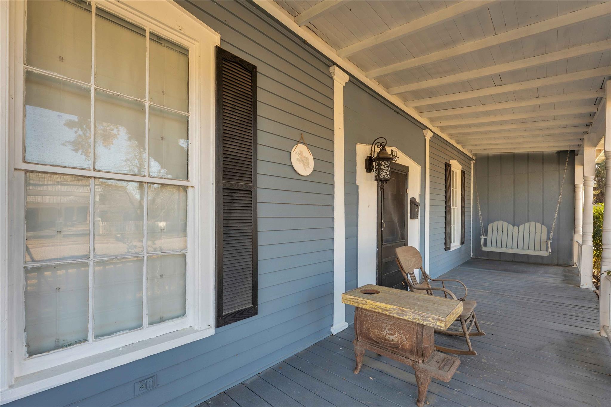 611 South Franklin St, La Grange, TX 78945