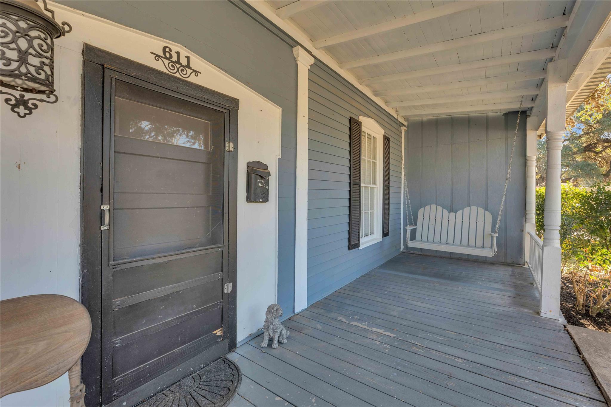 611 South Franklin St, La Grange, TX 78945