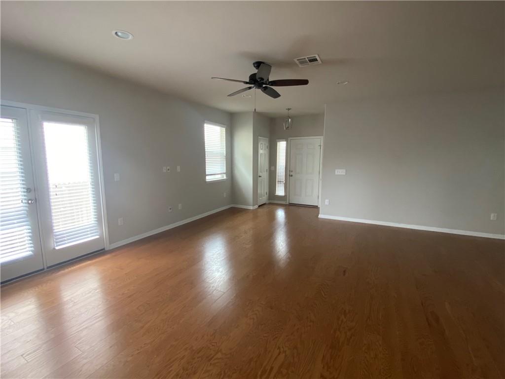 430 Twisted Oaks Ln, Buda, TX 78610