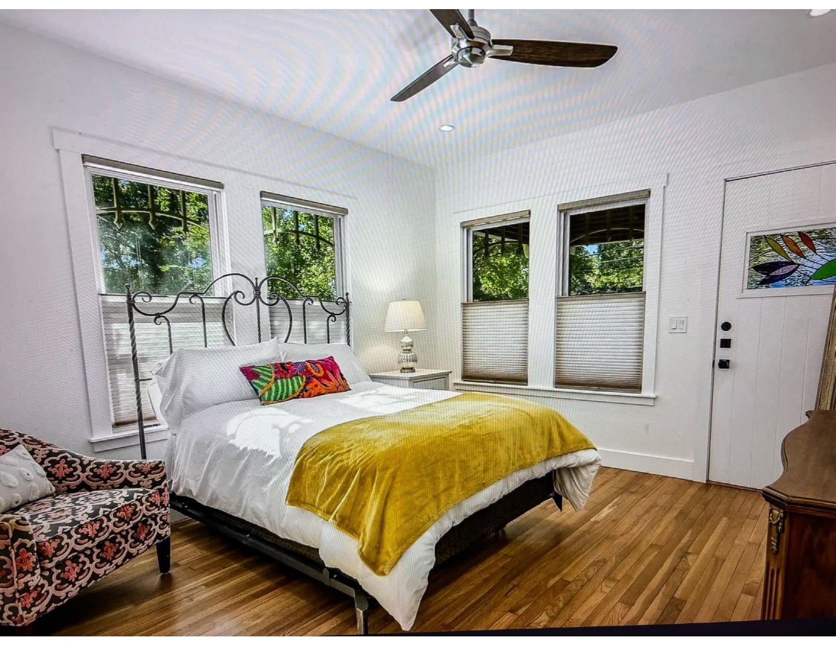 106 E 35th St, Austin, TX 78705