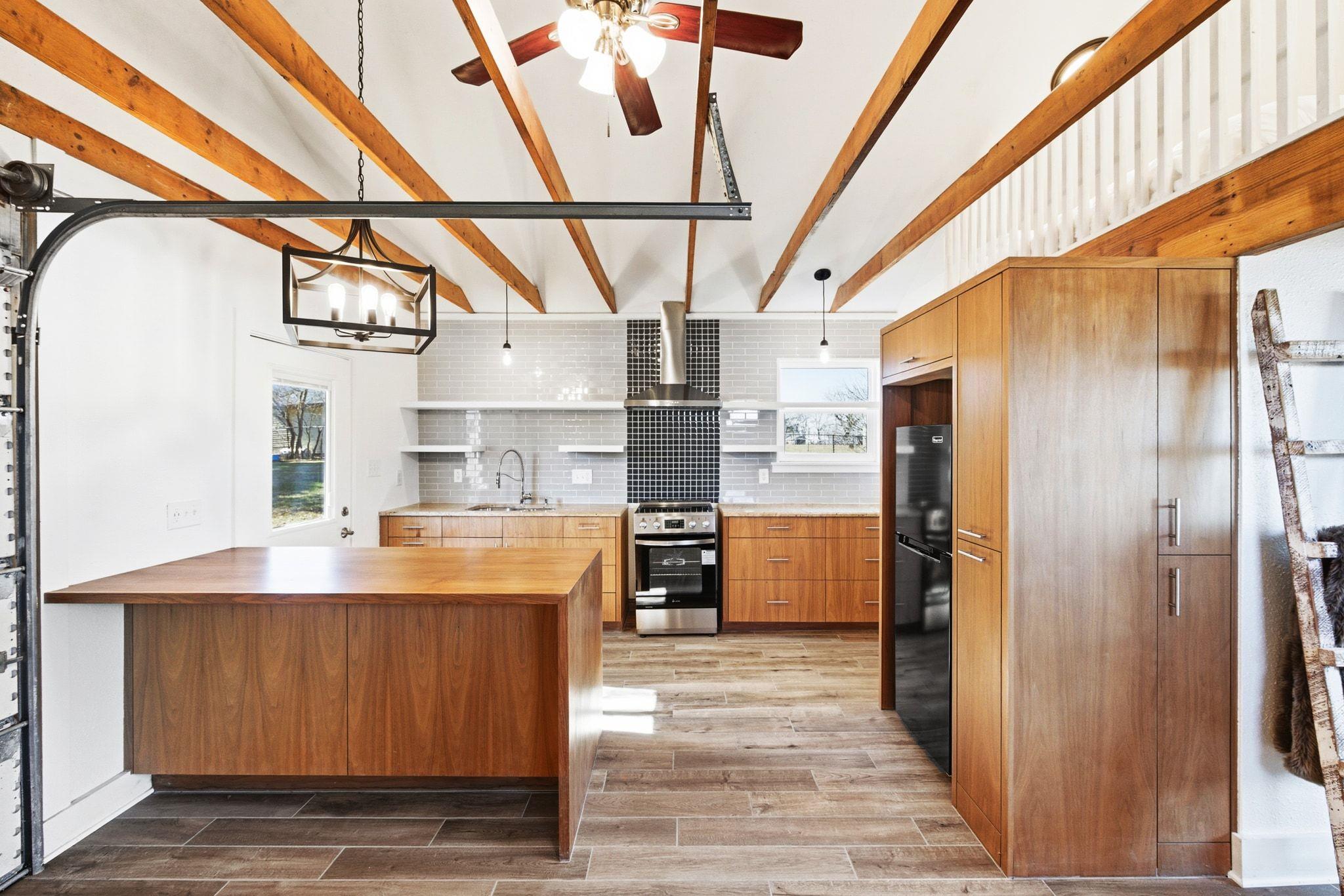 12208 Mustang Dr, Buda, TX 78610