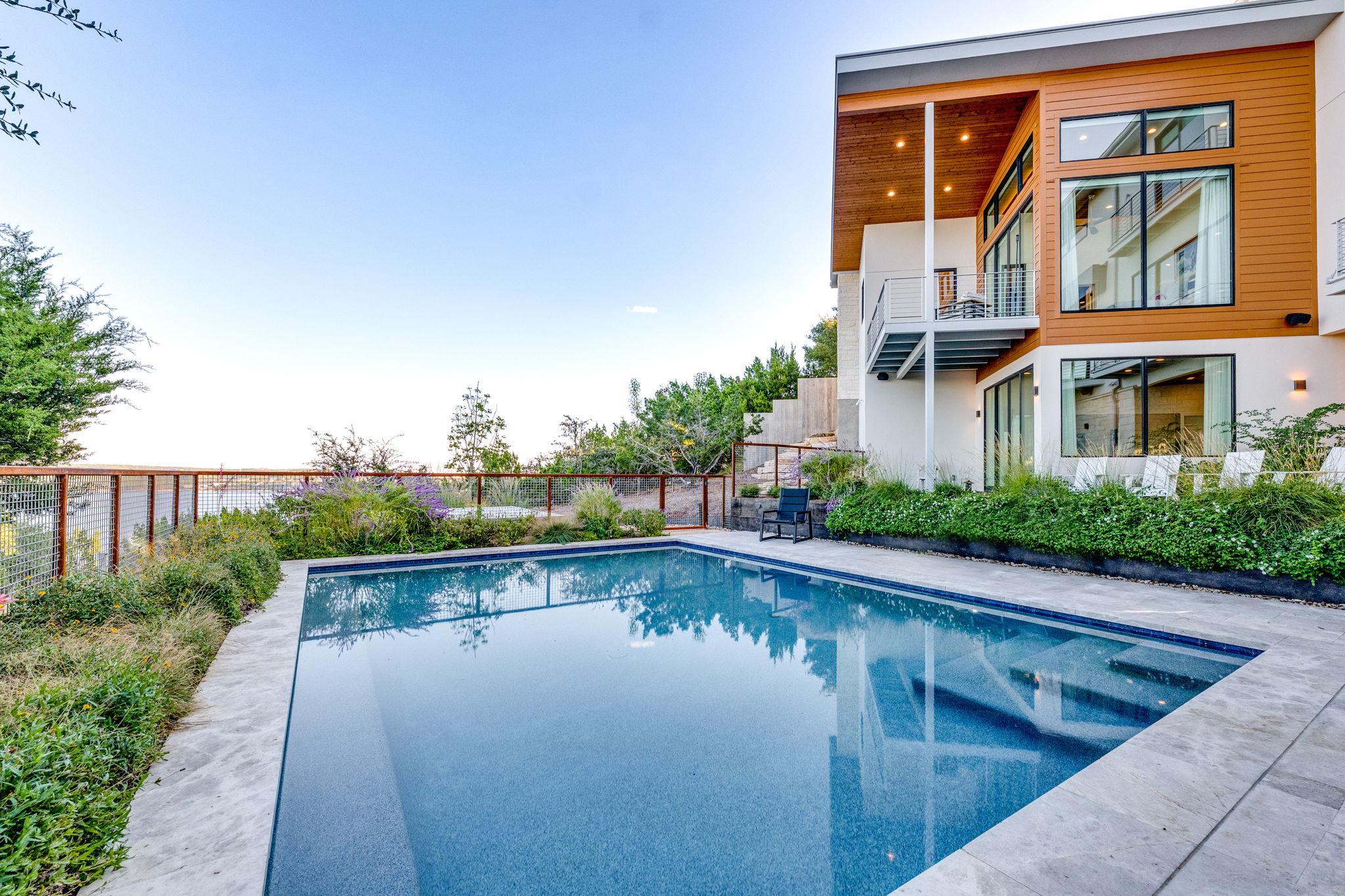 5004 McIntyre Cir, Austin, TX 78734