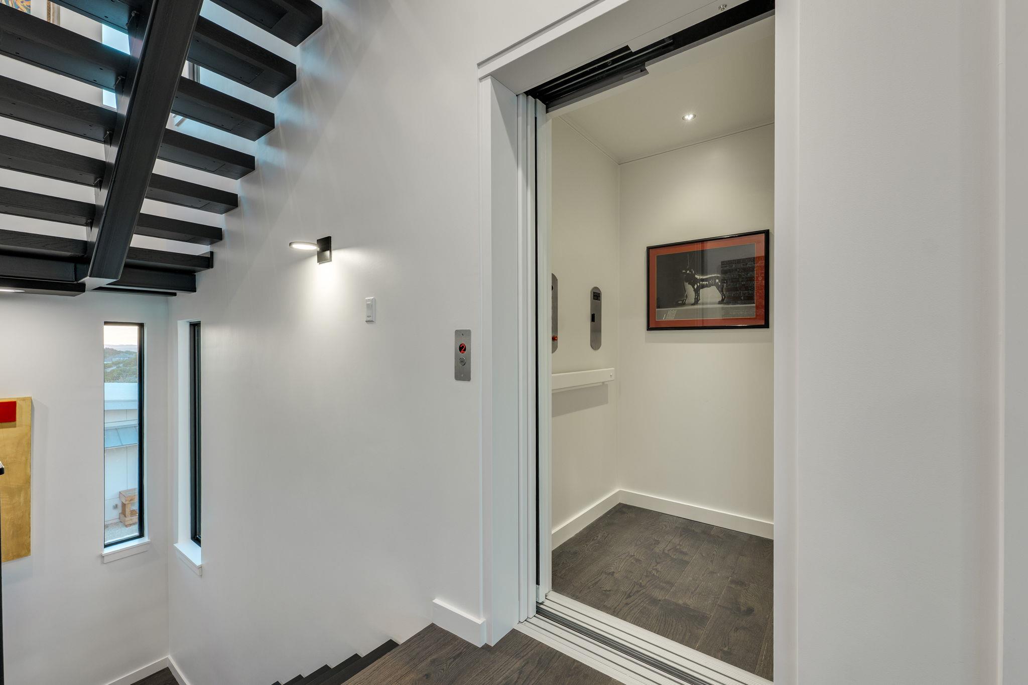 5004 McIntyre Cir, Austin, TX 78734