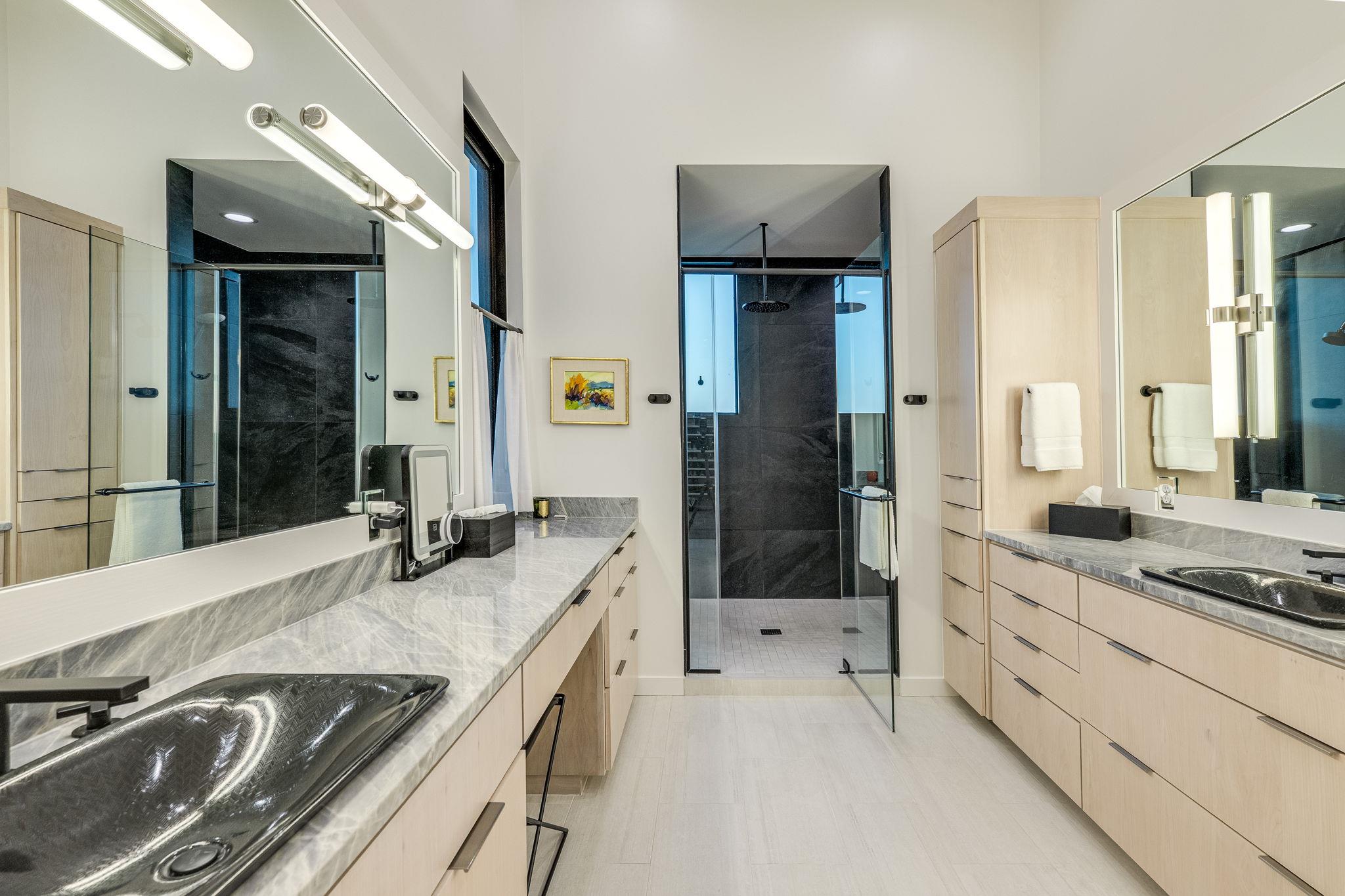 5004 McIntyre Cir, Austin, TX 78734