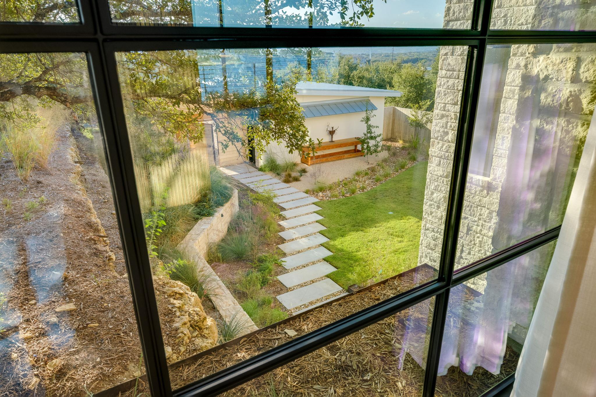 5004 McIntyre Cir, Austin, TX 78734