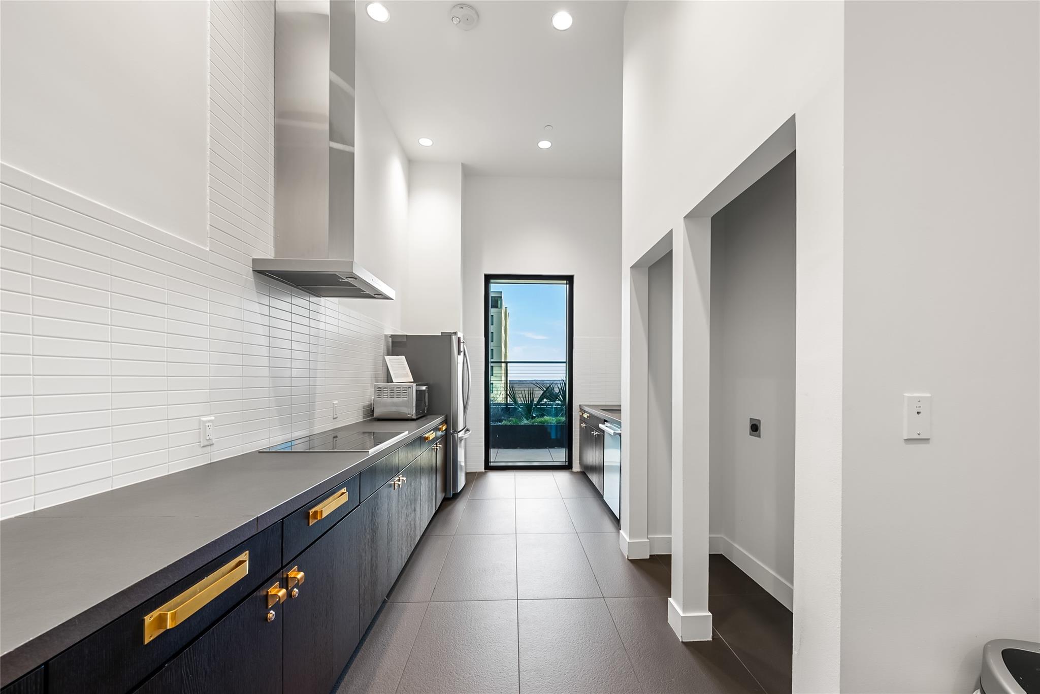 70 Rainey St # 2106, Austin, TX 78701