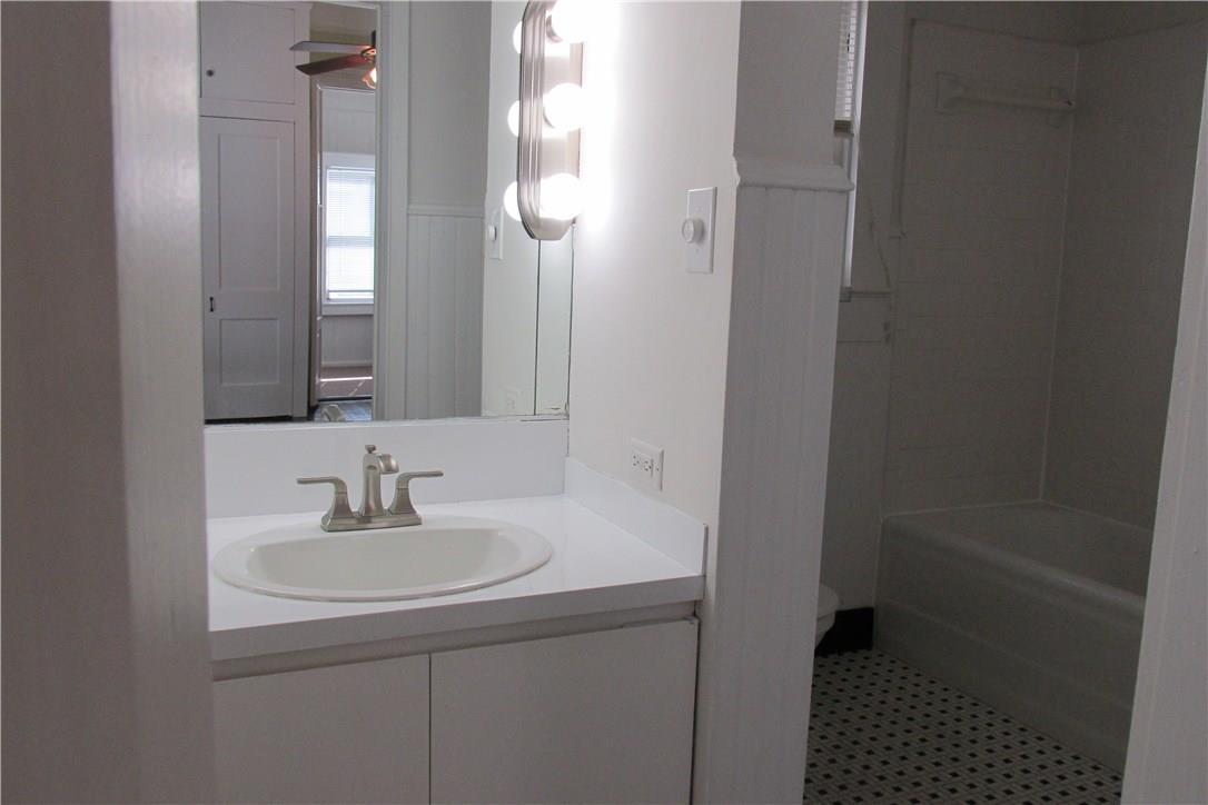 800 SAN ANTONIO St # 6, Austin, TX 78701