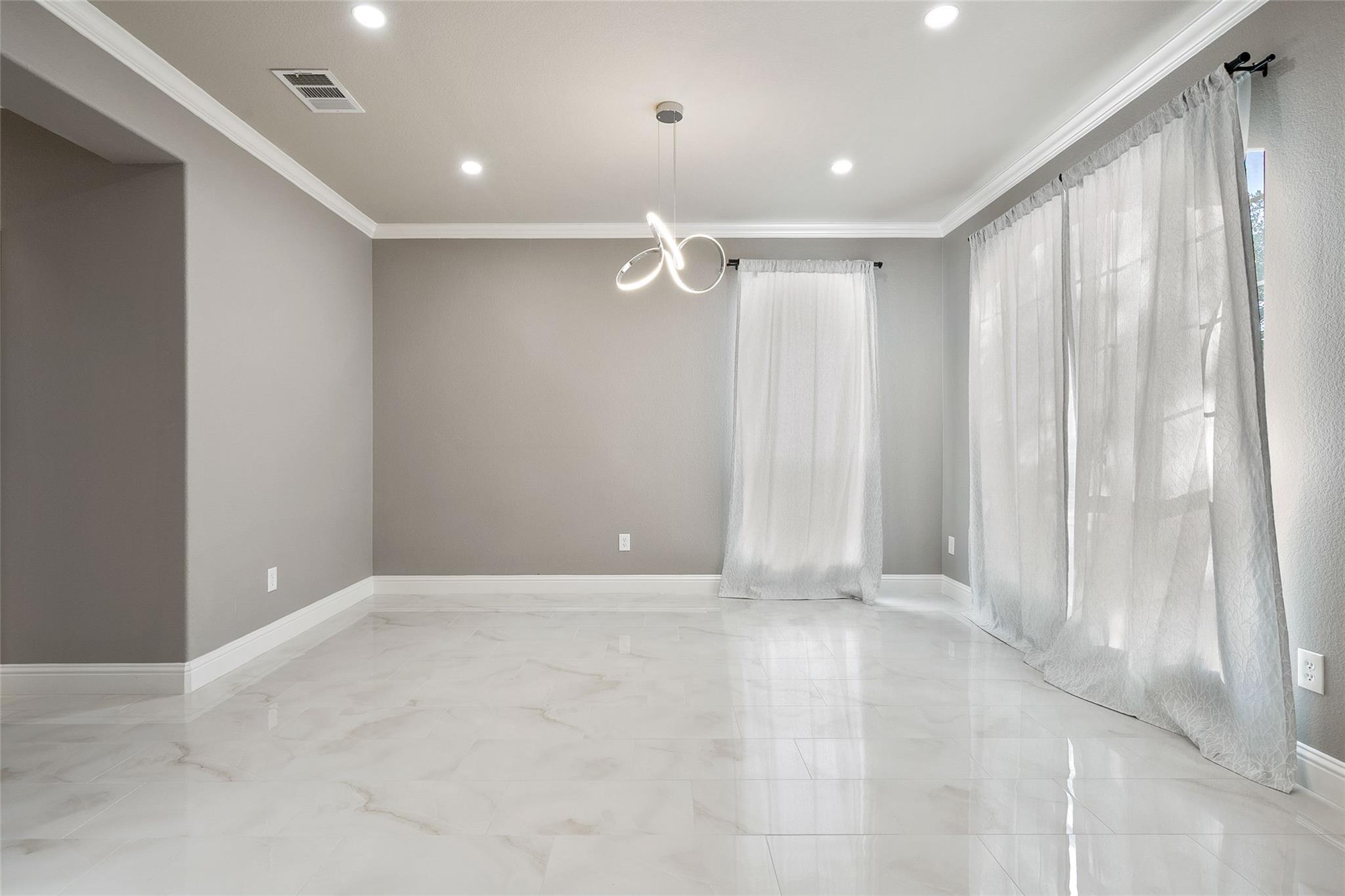 7601 Crackling Creek Dr, Austin, TX 78736