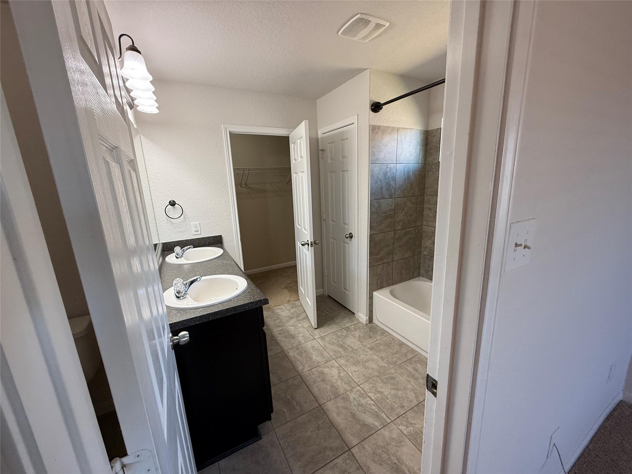 206 Windridge Dr N, Lockhart, TX 78644