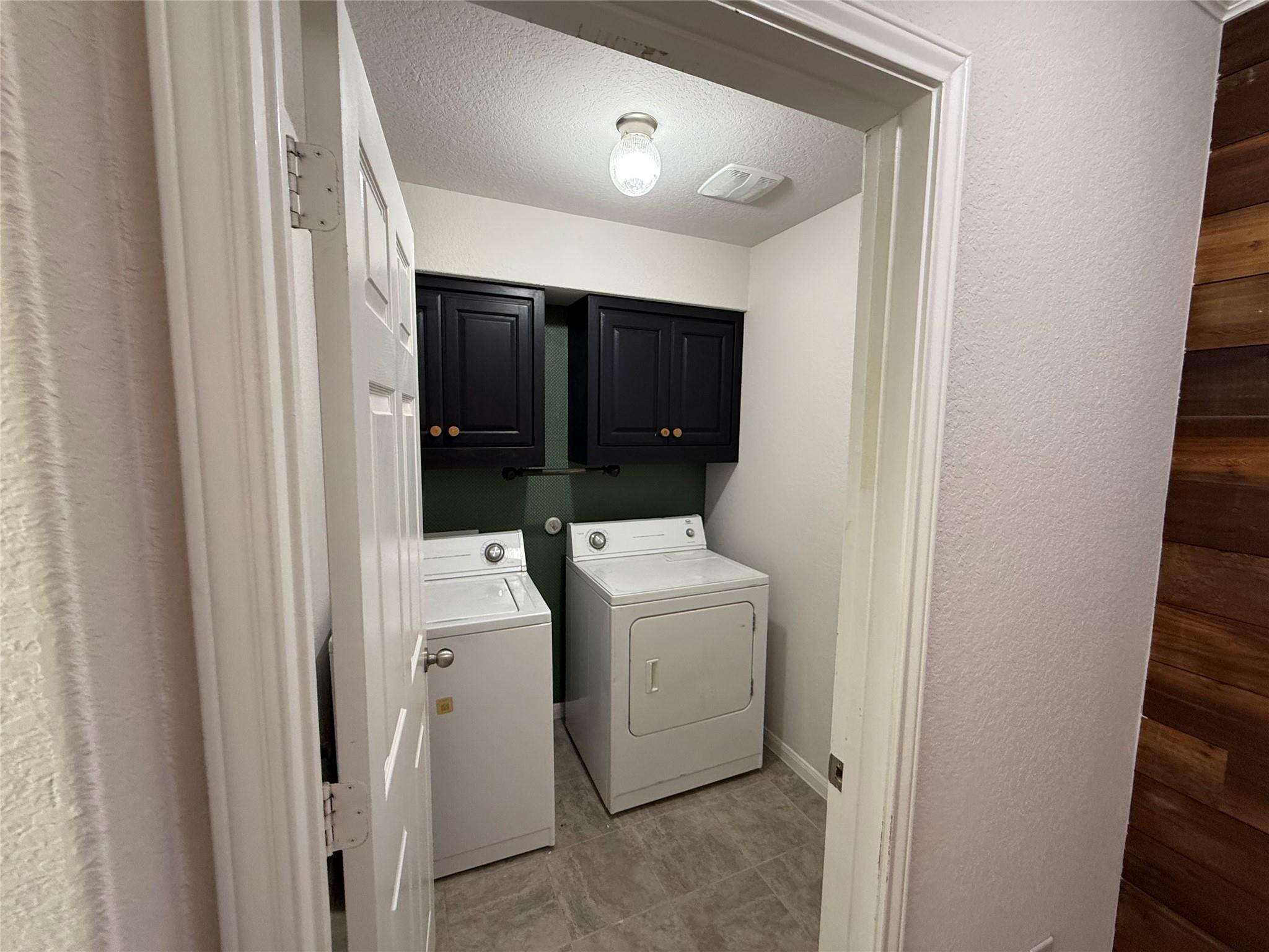 206 Windridge Dr N, Lockhart, TX 78644