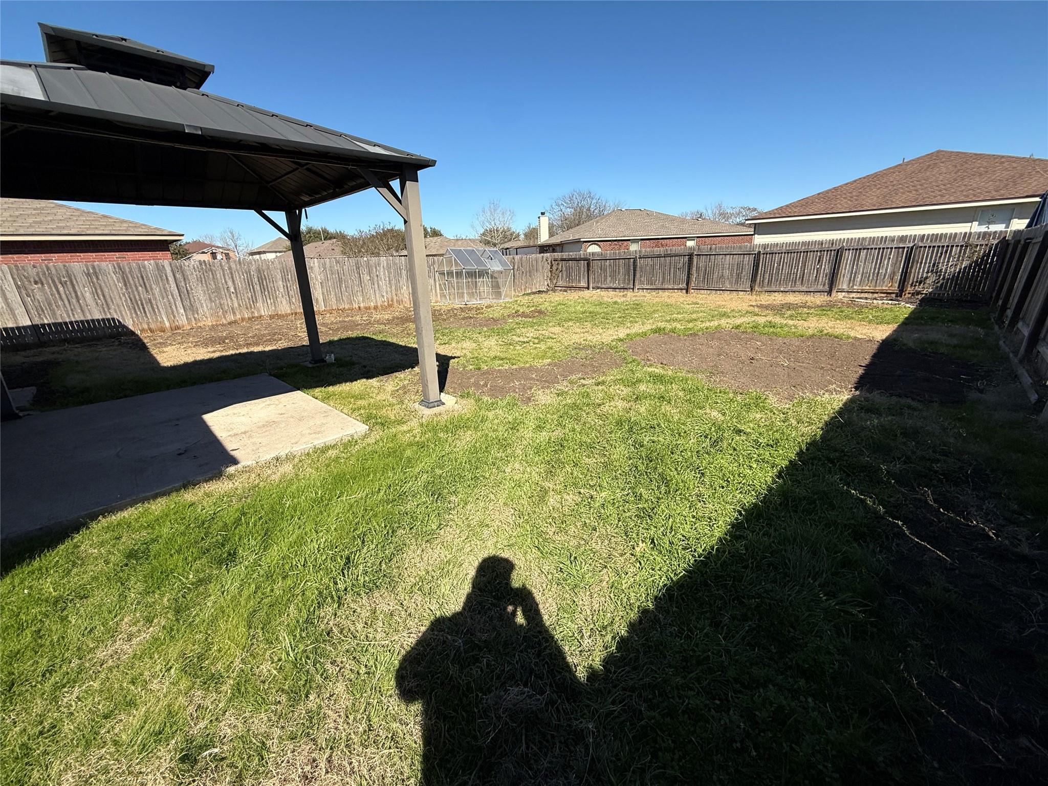 206 Windridge Dr N, Lockhart, TX 78644