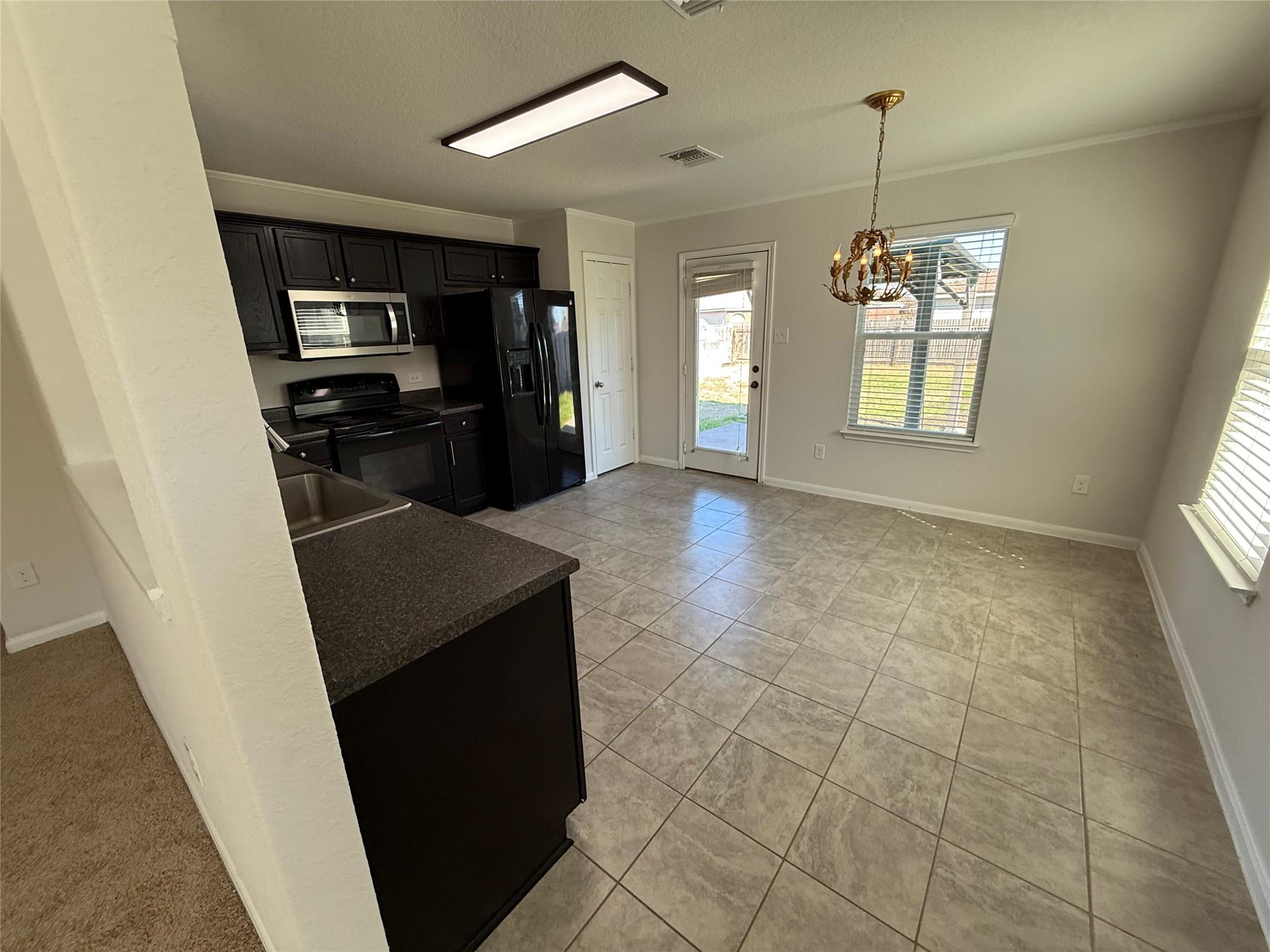 206 Windridge Dr N, Lockhart, TX 78644