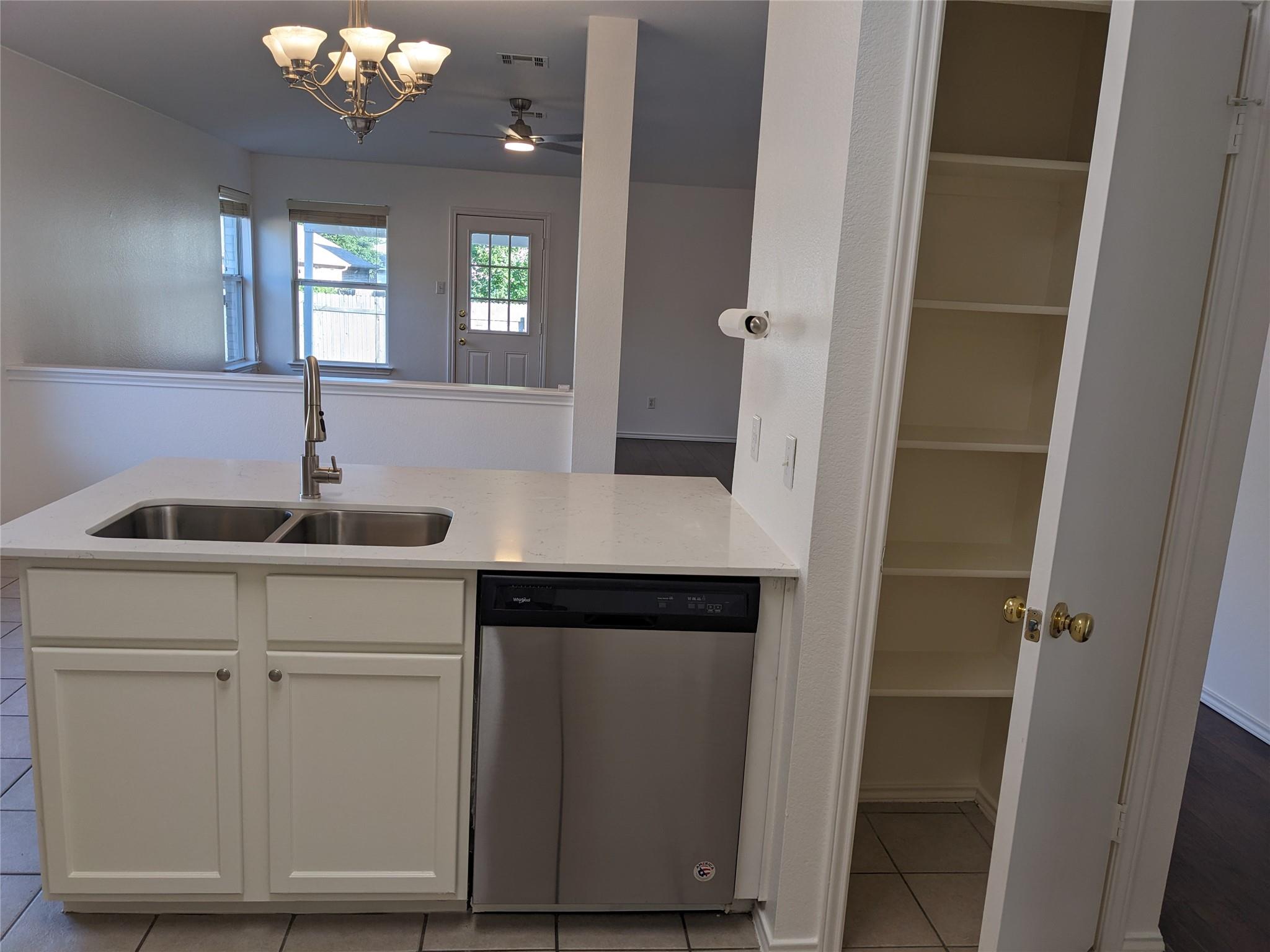 600 McCarthur Dr, Leander, TX 78641