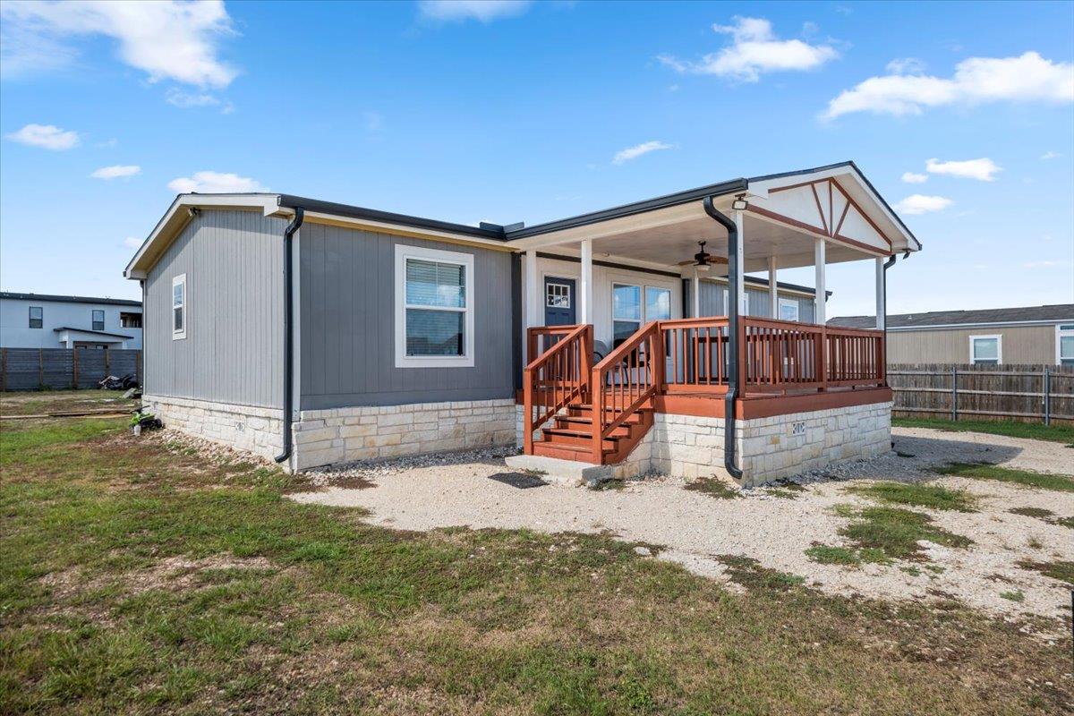 104 Pineapple Sage Cv, Dale, TX 78616