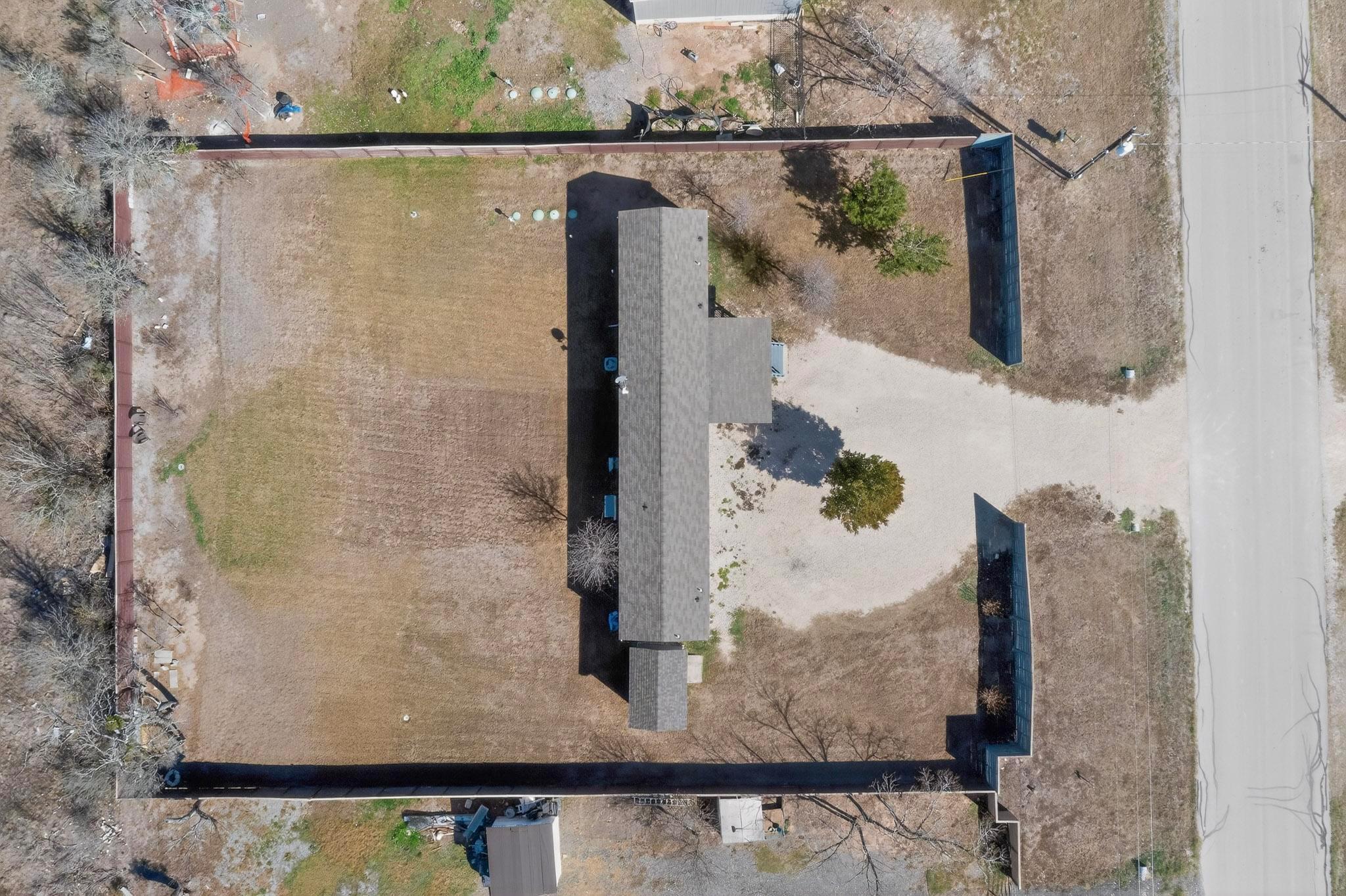 195 Gato Rd, Cedar Creek, TX 78612