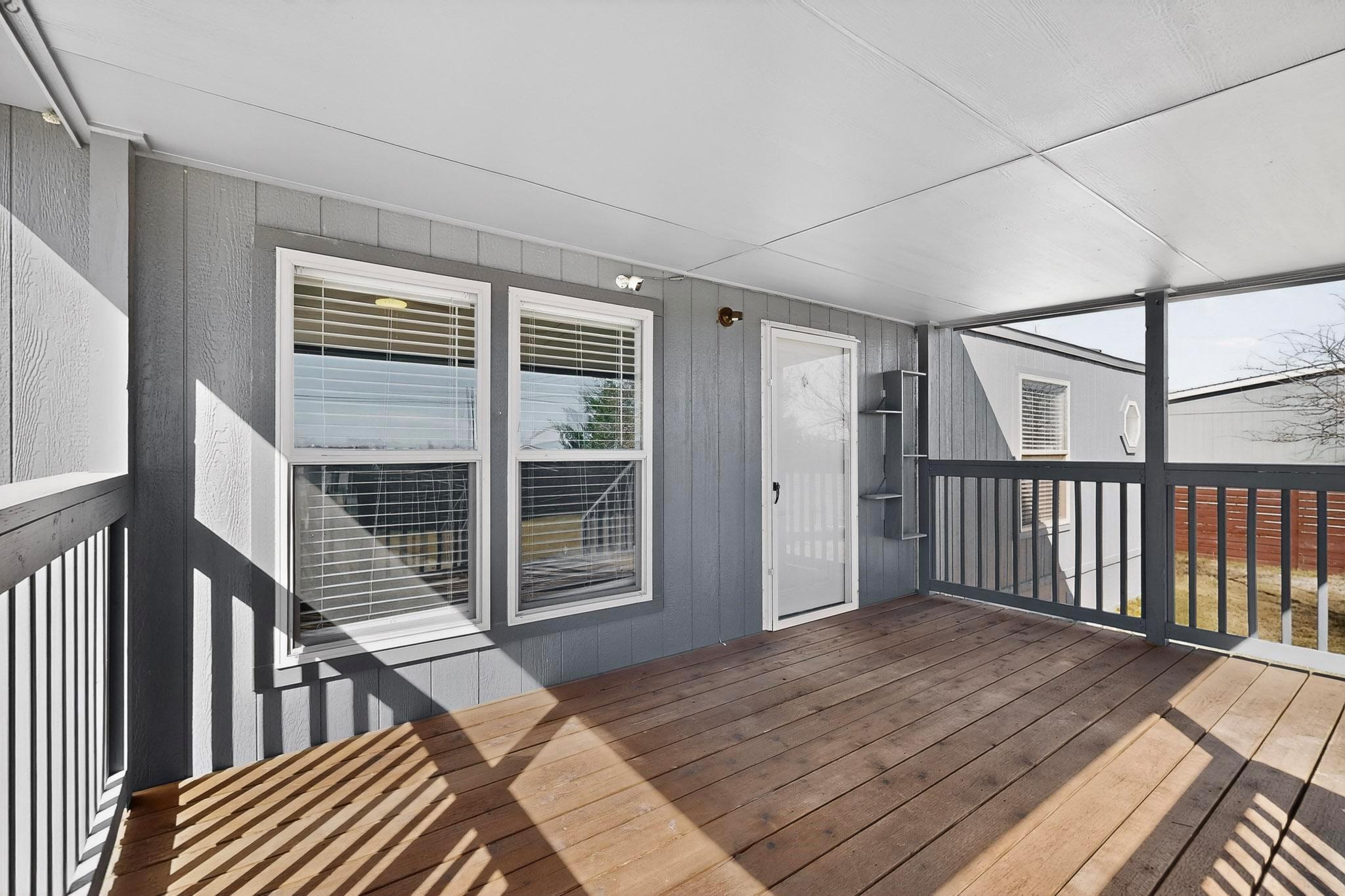 195 Gato Rd, Cedar Creek, TX 78612