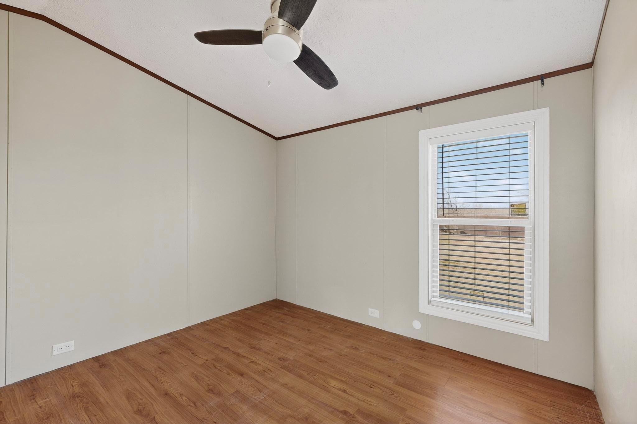 195 Gato Rd, Cedar Creek, TX 78612