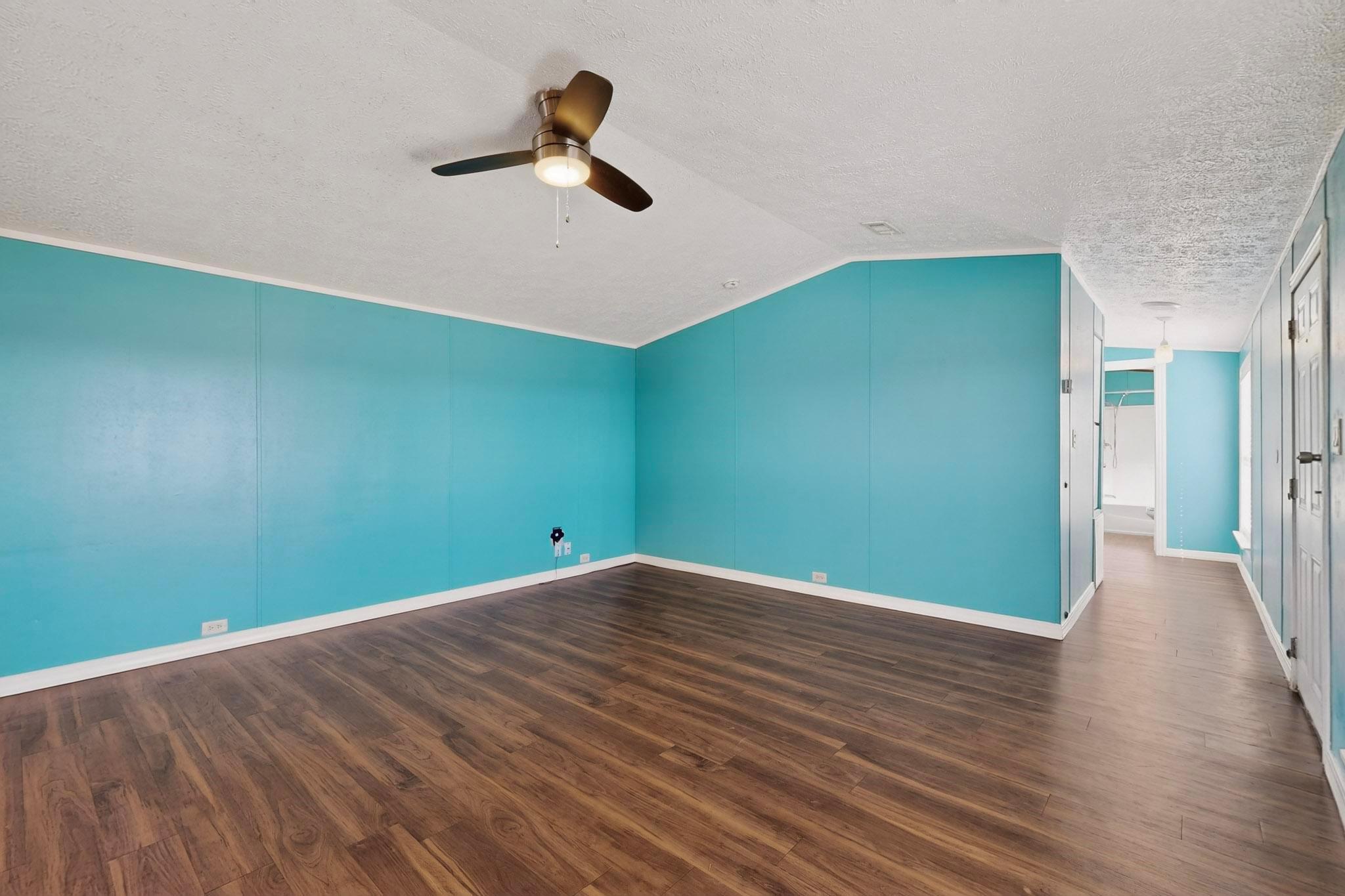 195 Gato Rd, Cedar Creek, TX 78612