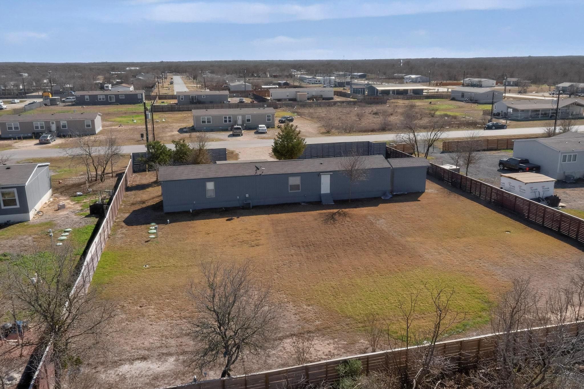 195 Gato Rd, Cedar Creek, TX 78612