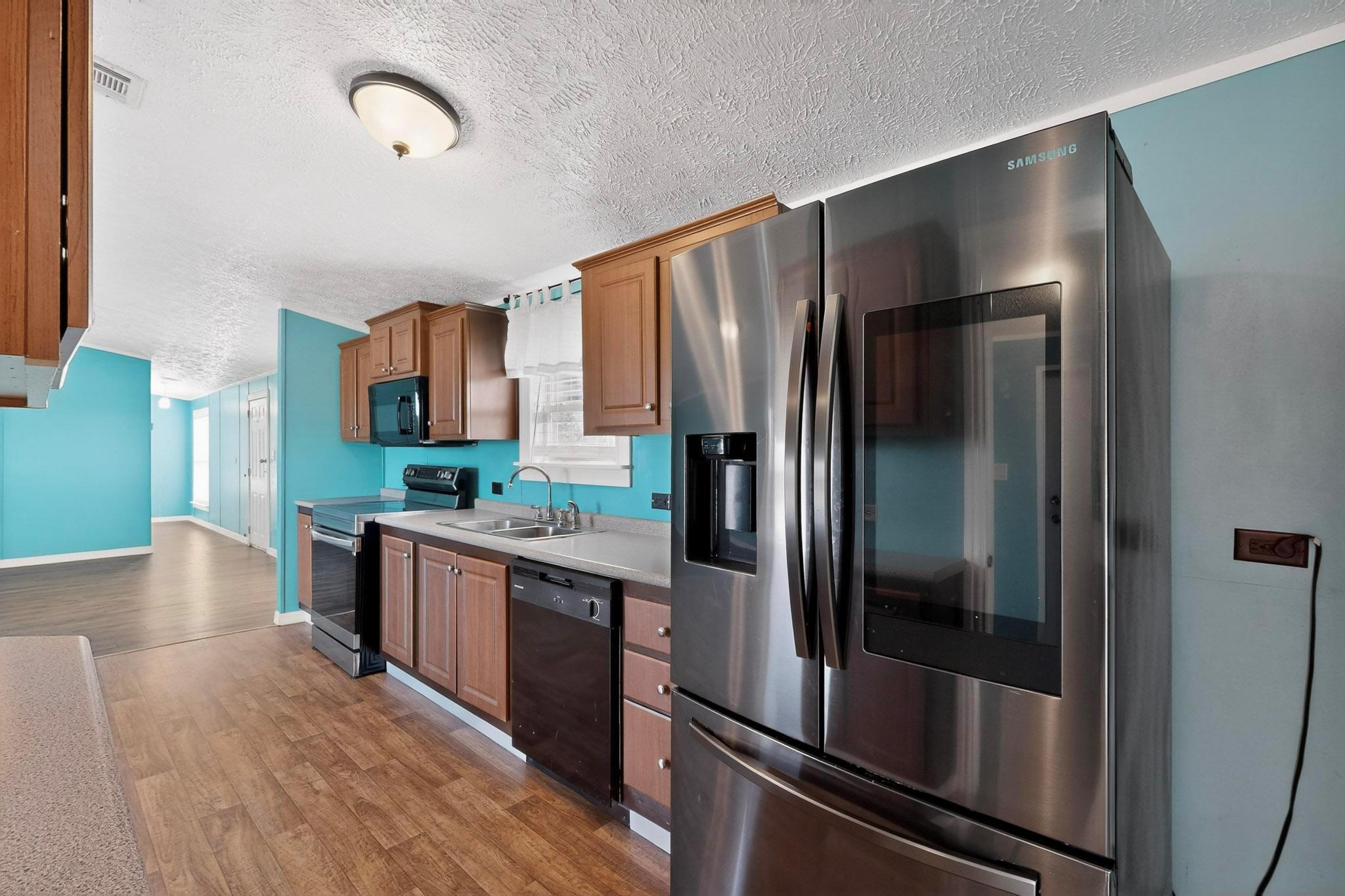 195 Gato Rd, Cedar Creek, TX 78612