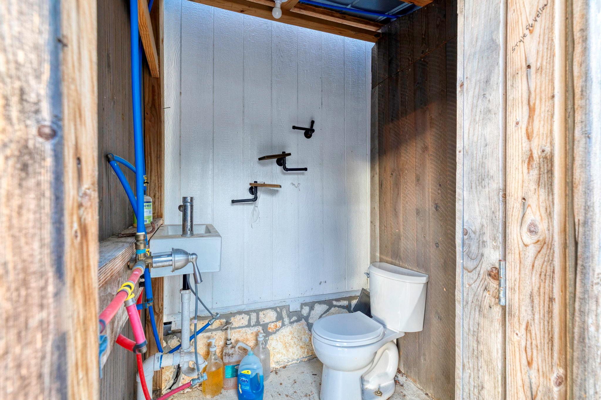 1501 Boggy Creek Rd, Lockhart, TX 78644