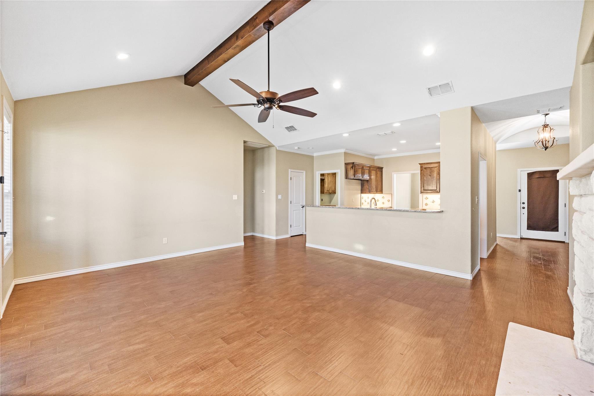 304 Jake Dr, Jarrell, TX 76537